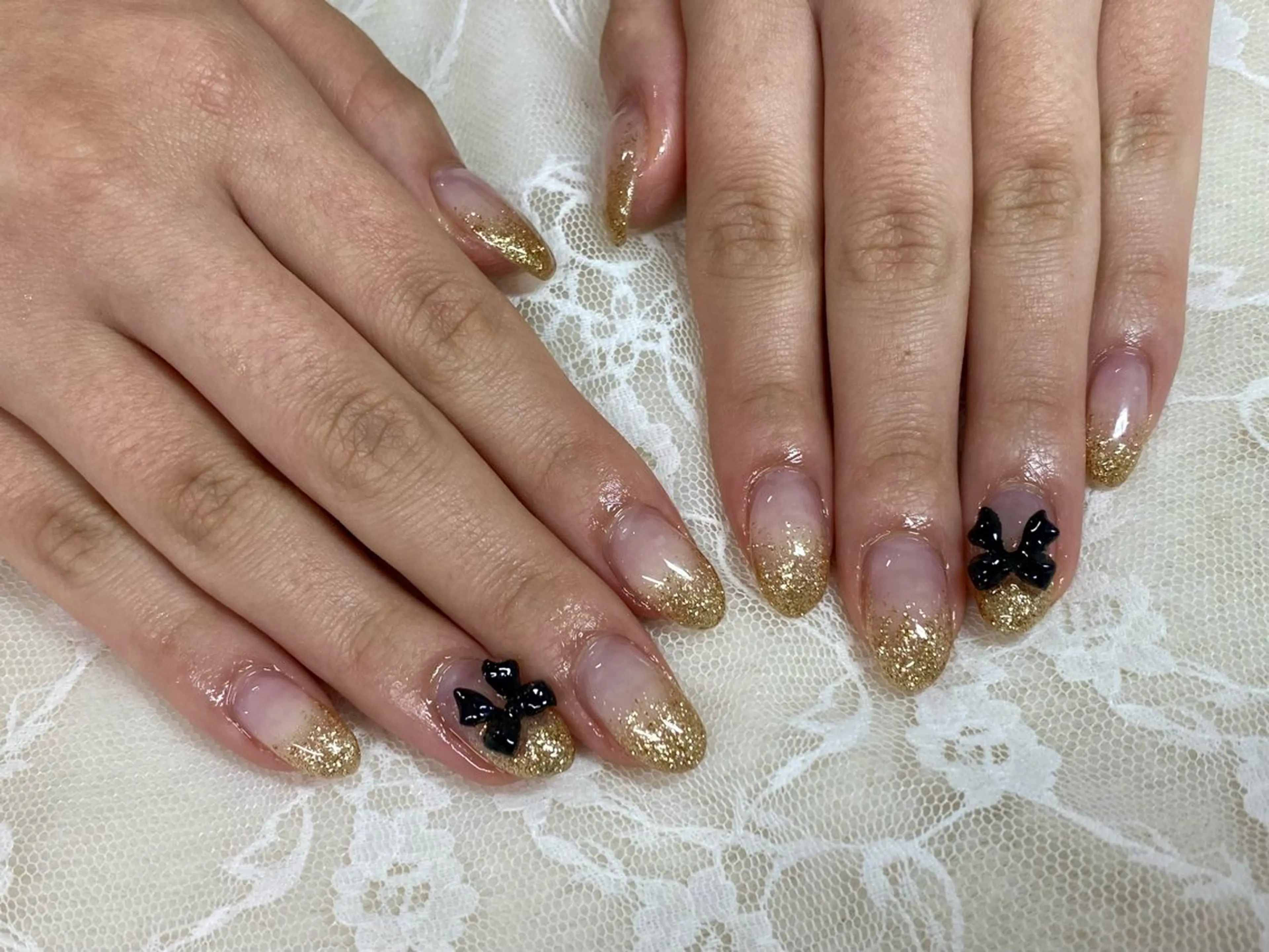 ネイル ゴールド グラデーション ラメ(グリッター) ラメグラデーション ハンドネイル ハンドケア 心斎橋Salon Epokkuのネイルデザイン