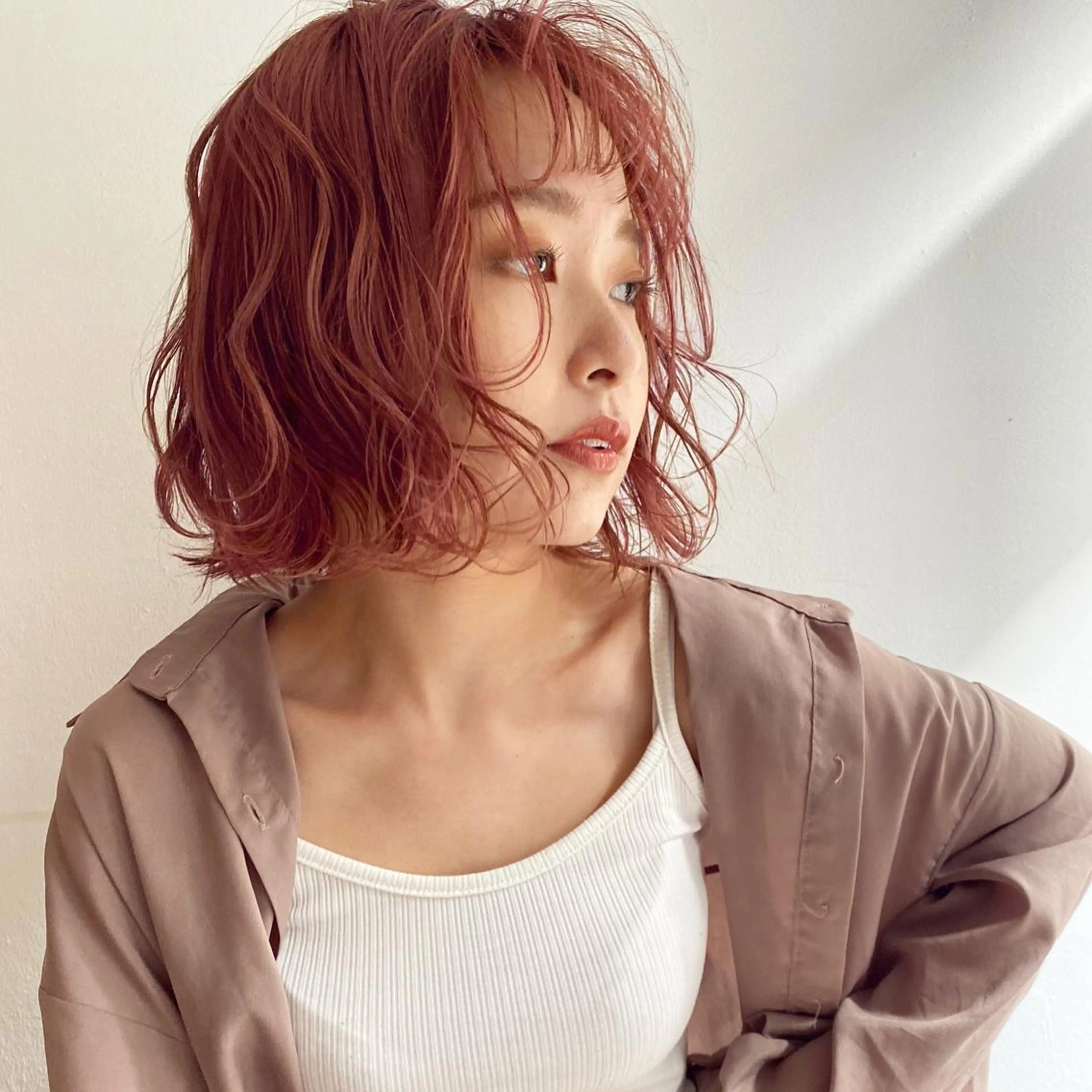 ミディアム カラー パーマ ヘアアレンジ メンズ キッズ ネイル マツエク・マツパ オレンジ ピンクカラー カラーマツエク ボブ オレンジ インナーカラー/ KANAのヘアスタイル