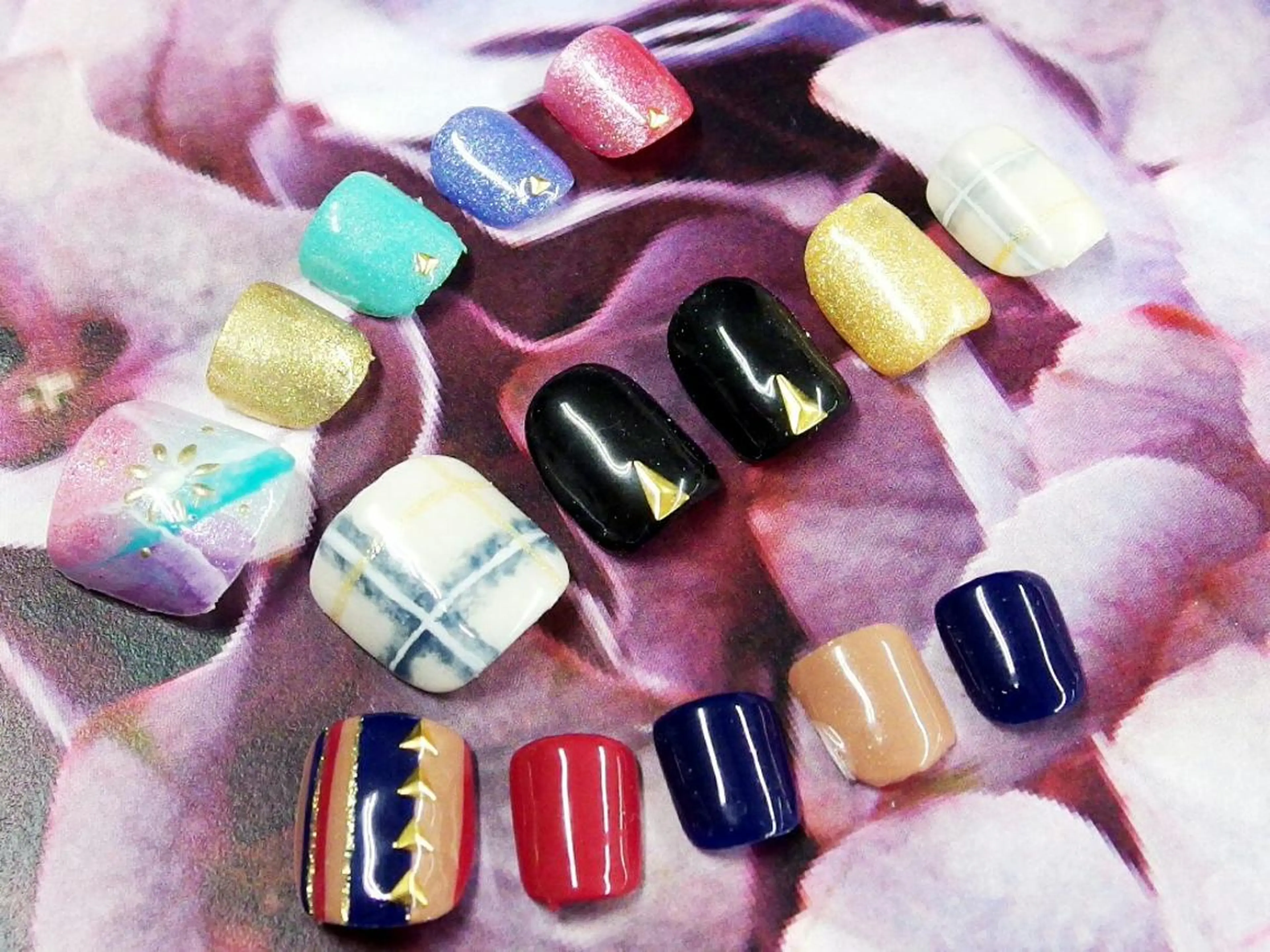 ネイル フットネイル フットネイル ティーエヌ 金山駅東口店のネイルデザイン