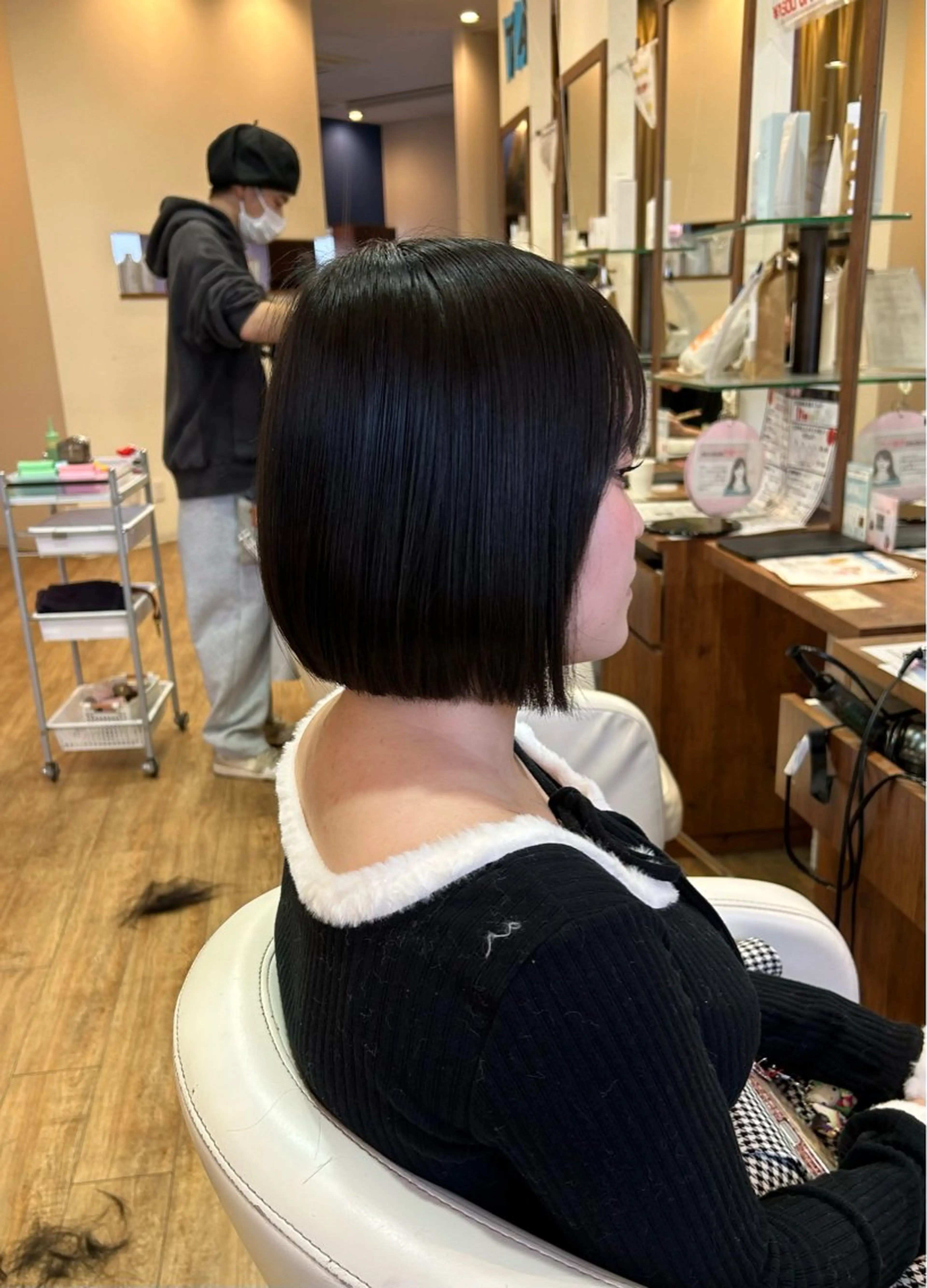 ミディアム 切りっぱなしボブ ボブ 水木 里咲のヘアスタイル