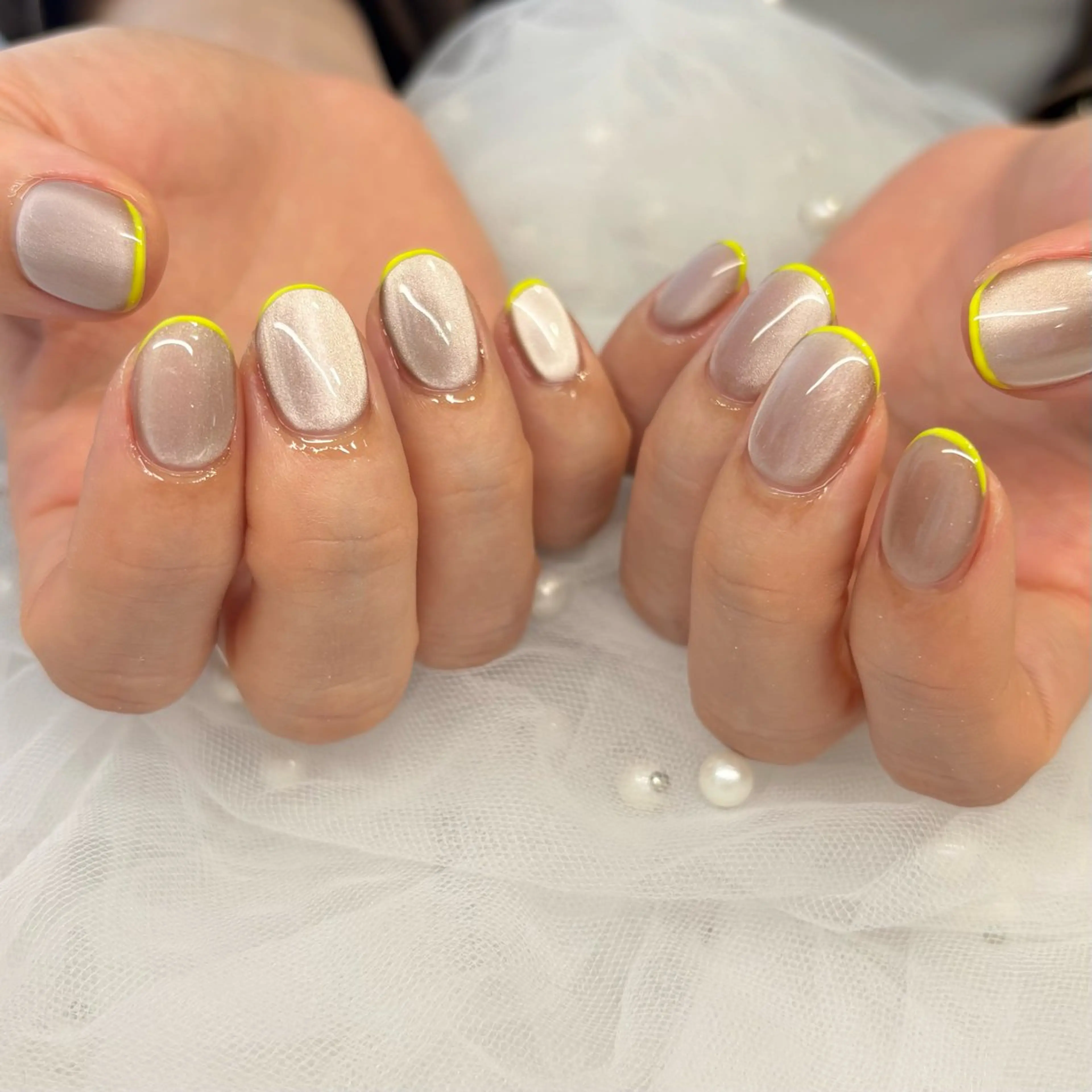 ネイル フレンチネイル 黄色 ハンドネイル 荒巻 めいのネイルデザイン