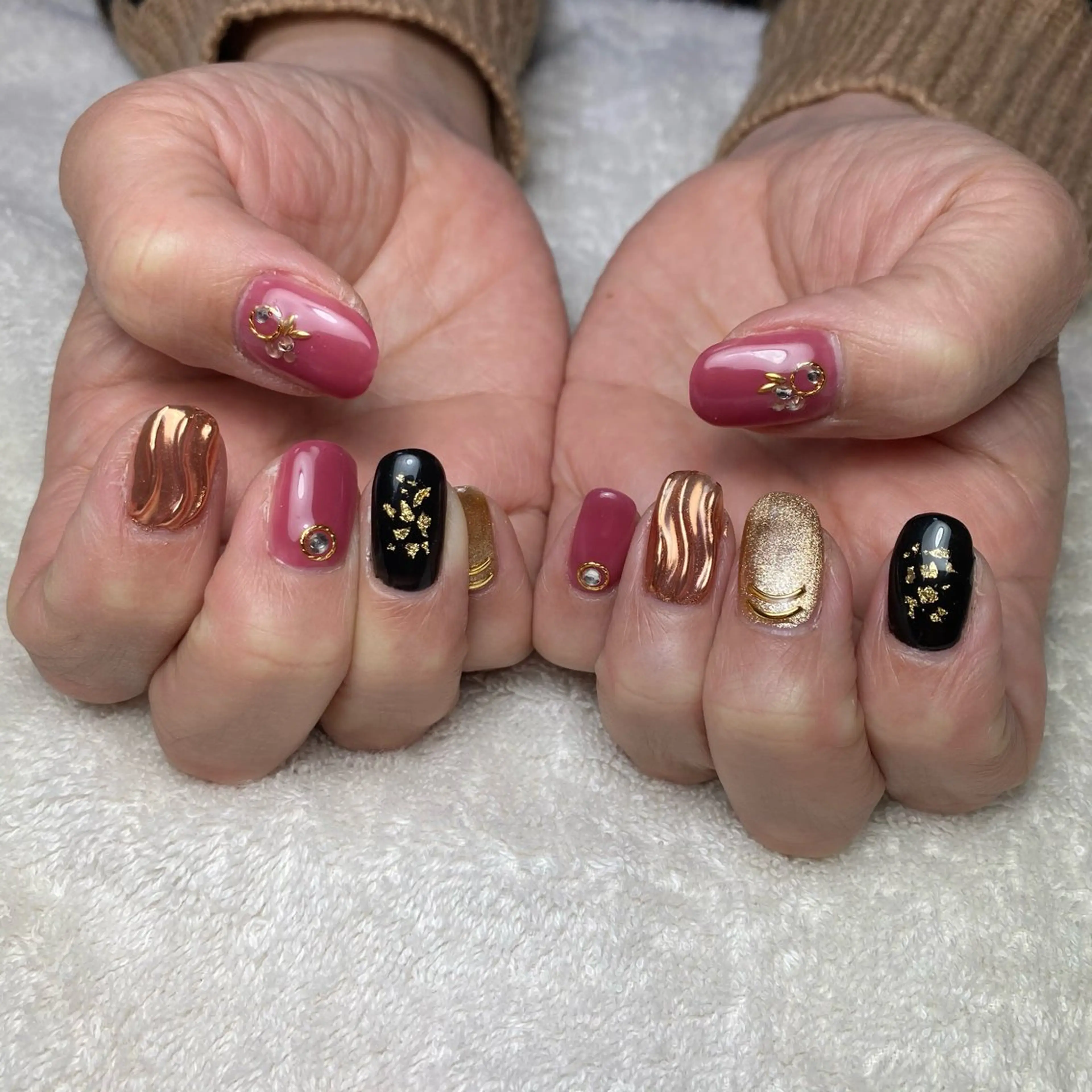 ネイル ミラーネイル ショートネイル COCO +のエステ・リラクイメージ