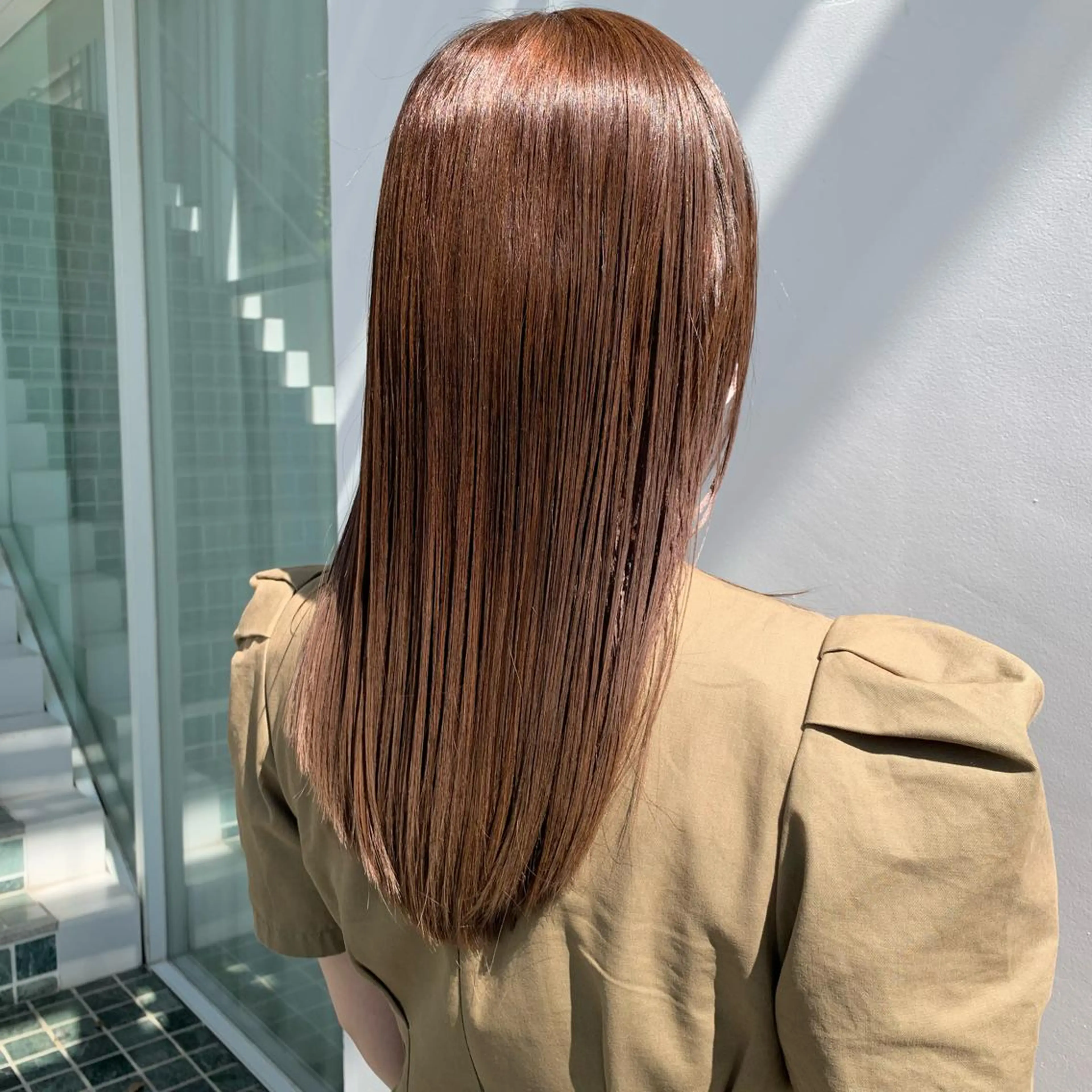 ロング カラー ベージュカラー ブリーチ イヤリングカラー グレージュ ハイライトカラー マンツーマン×半個室 まちだきょうすけのヘアスタイル