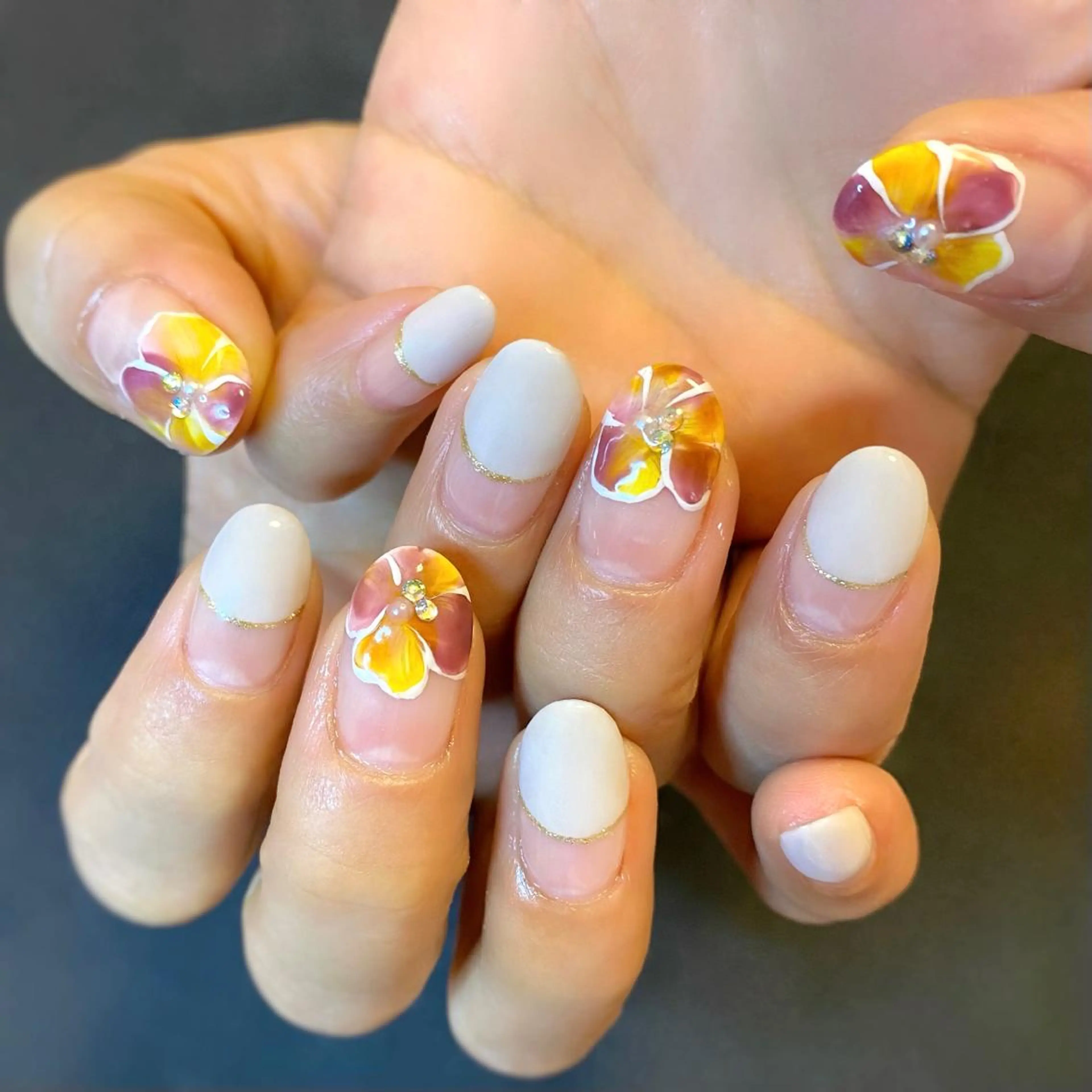 ネイル フレンチネイル ゴールド ラメ(グリッター) nail*157 .のネイルデザイン
