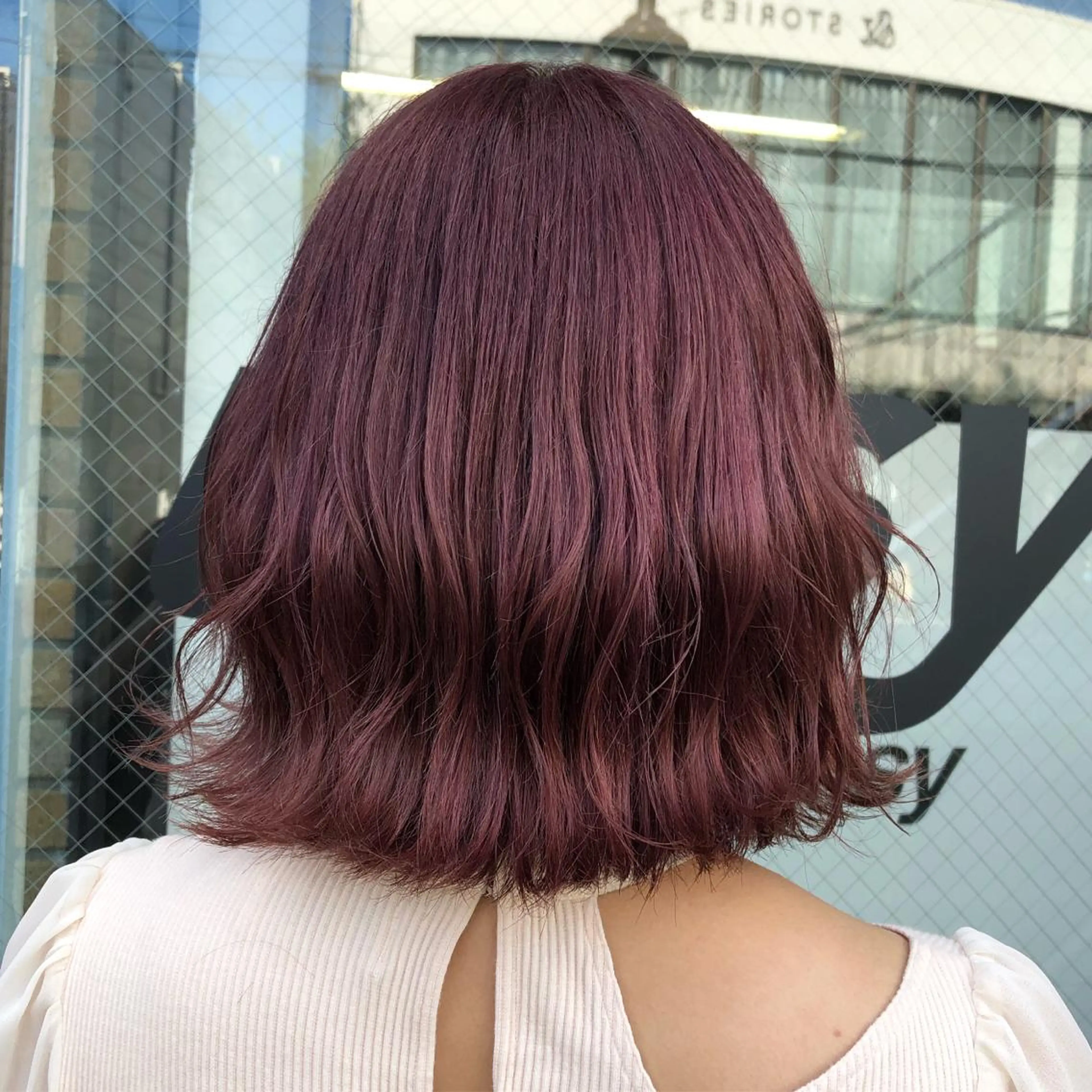 ミディアム カラー パーマ ヘアアレンジ ピンクカラー ヘアカラー トリートメント ヘアセット 八巻 晴香のヘアスタイル