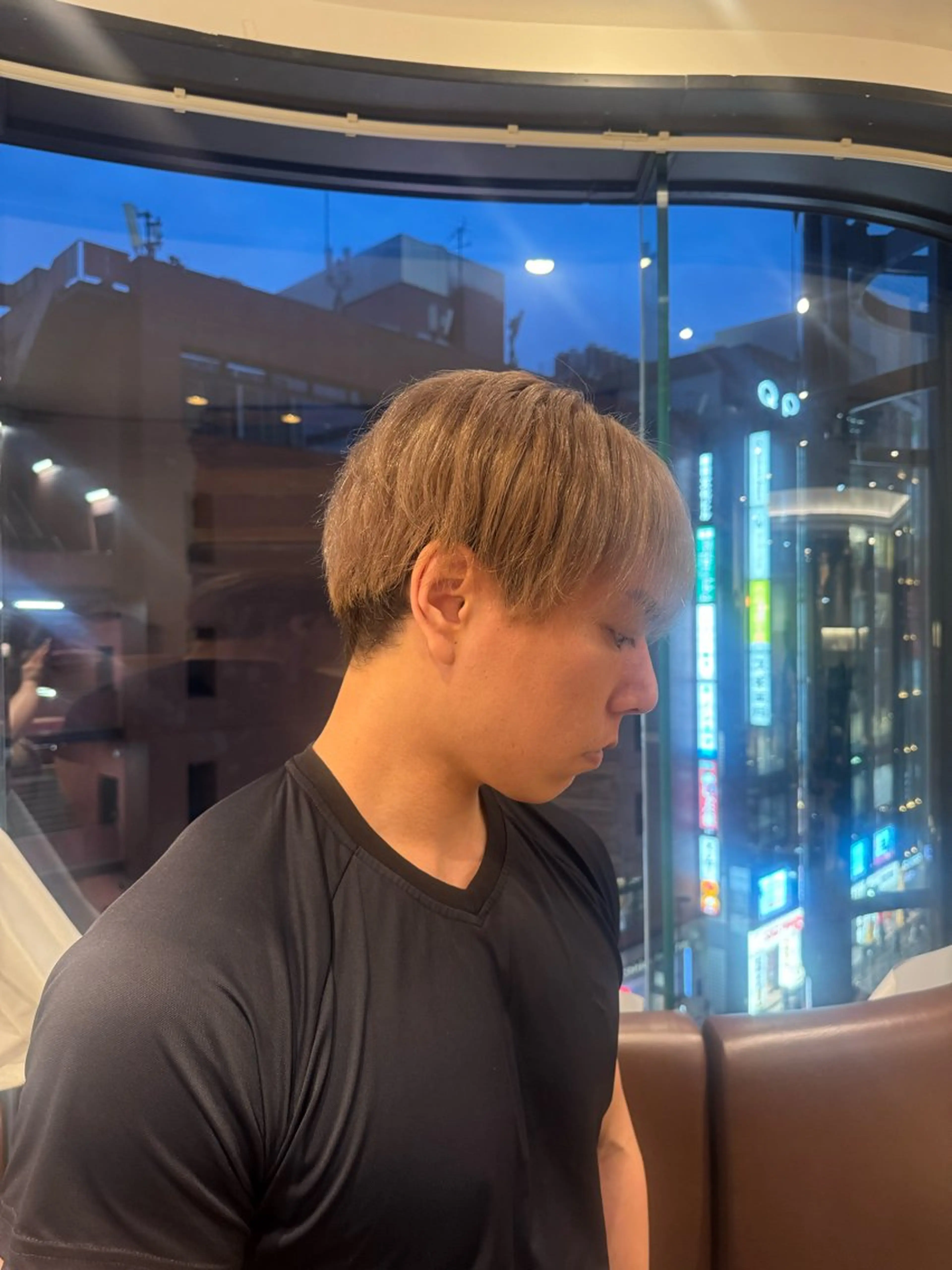 カラー メンズ ヘアカラー 透明感カラー💜 モテ髪 空陽💙のヘアスタイル