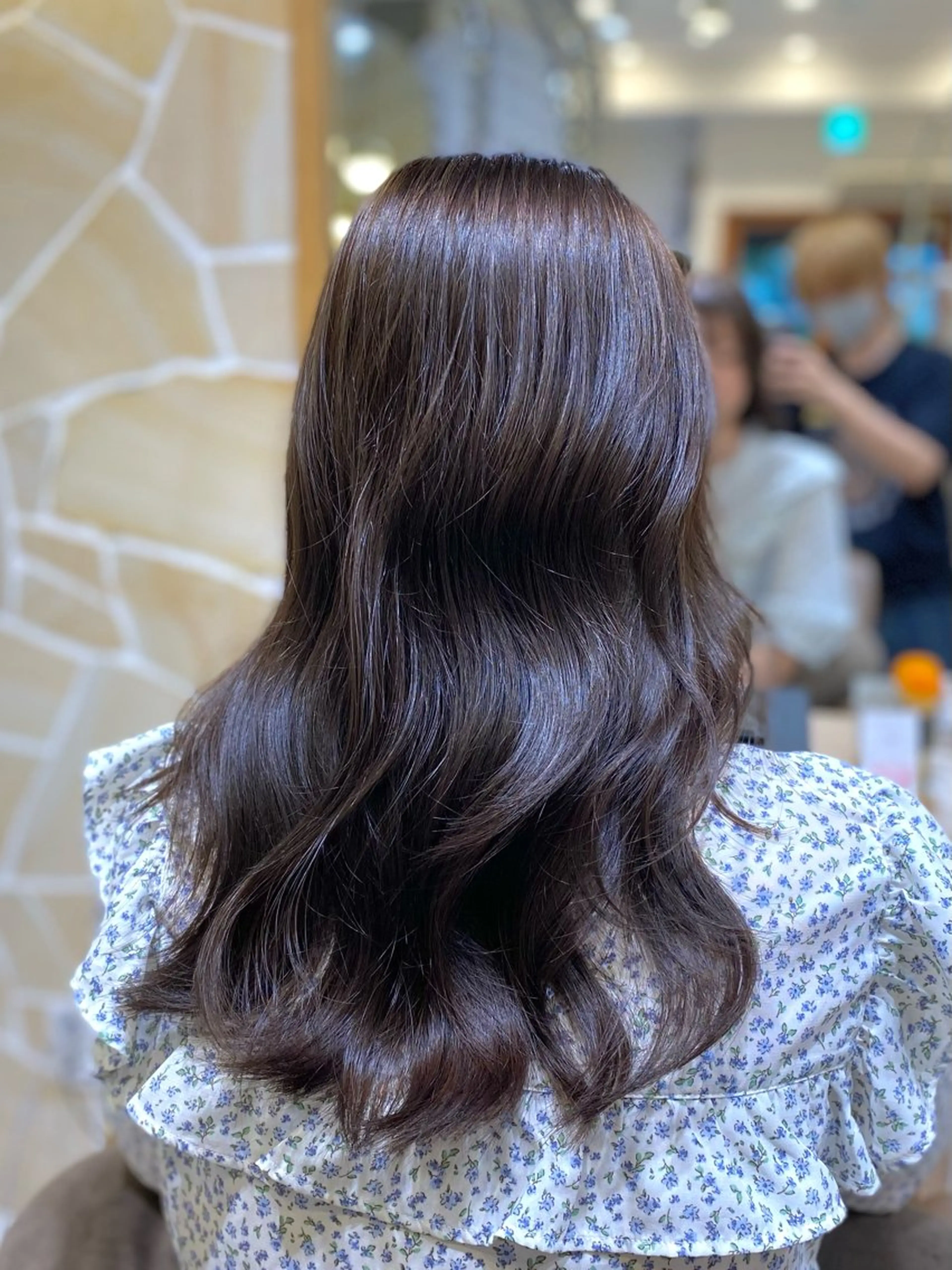 ロング カラー ブリーチ ブリーチなしカラー レイヤーカット 坂井 茅聖のヘアスタイル