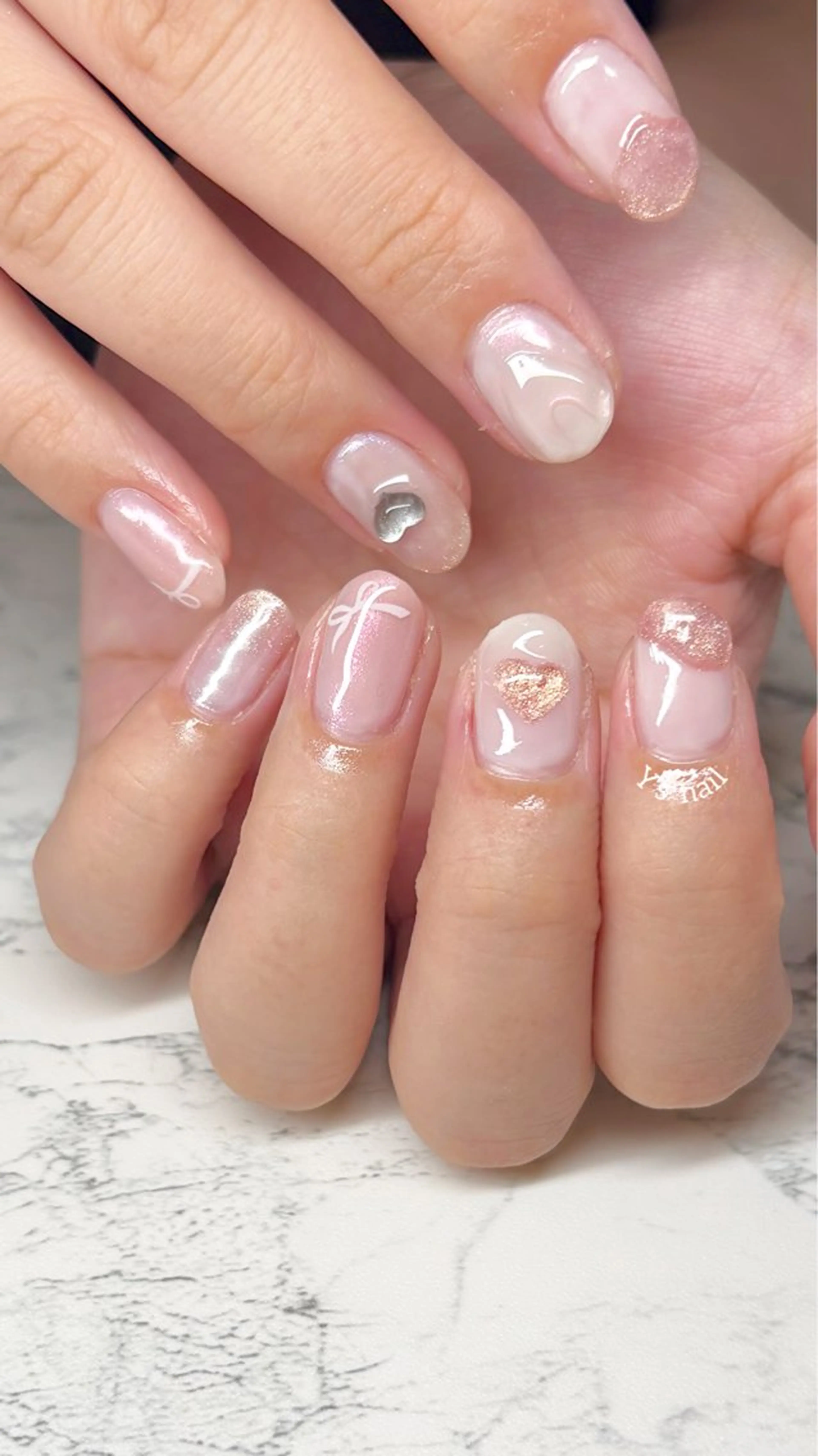 ネイル 韓国ネイル ニュアンスネイル リボン 手書きが得意🖌️ Y’s  nailのネイルデザイン