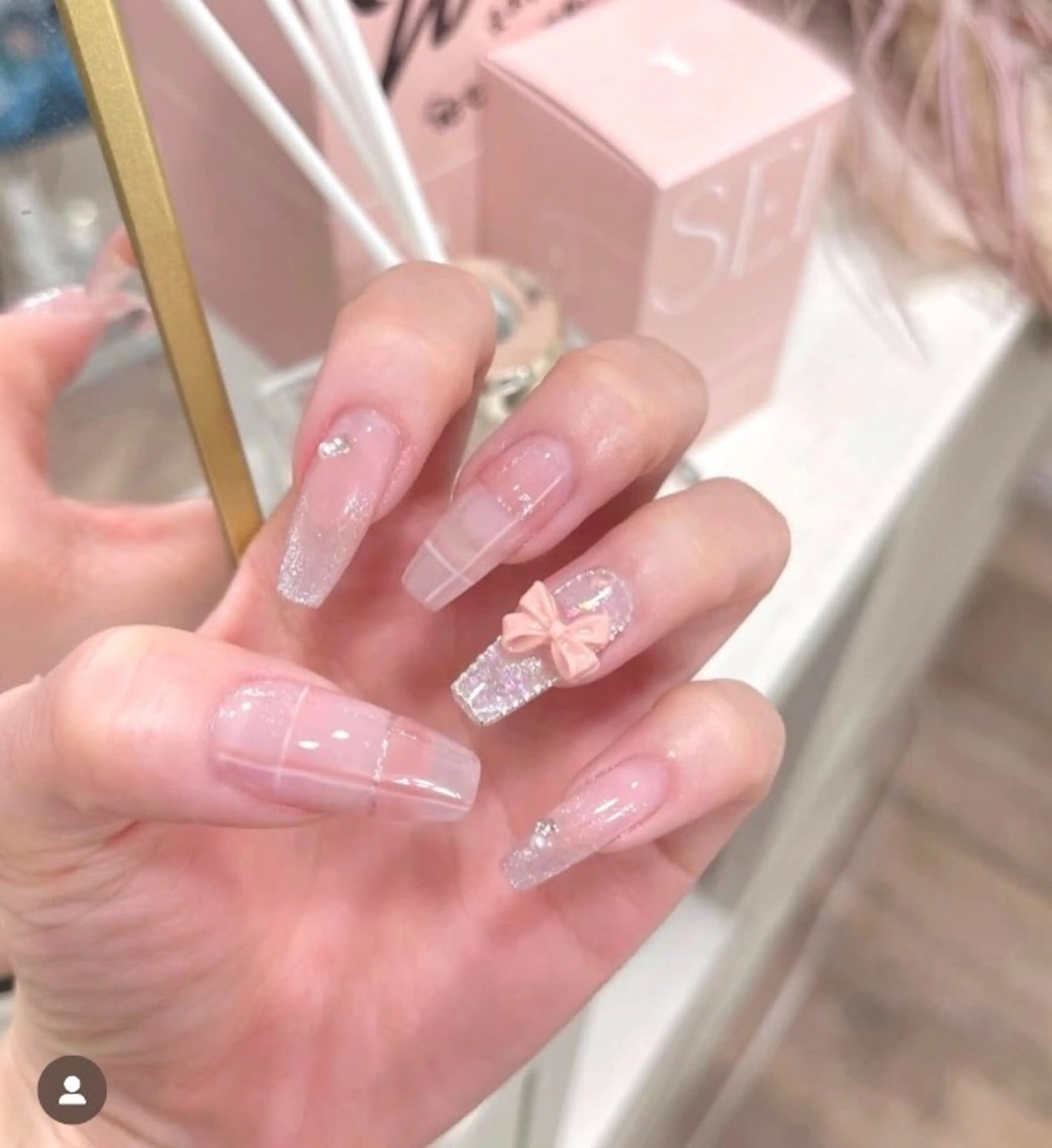 カラー グラデーションカラー ピンクカラー ハンドネイル AIN Nailのネイルデザイン