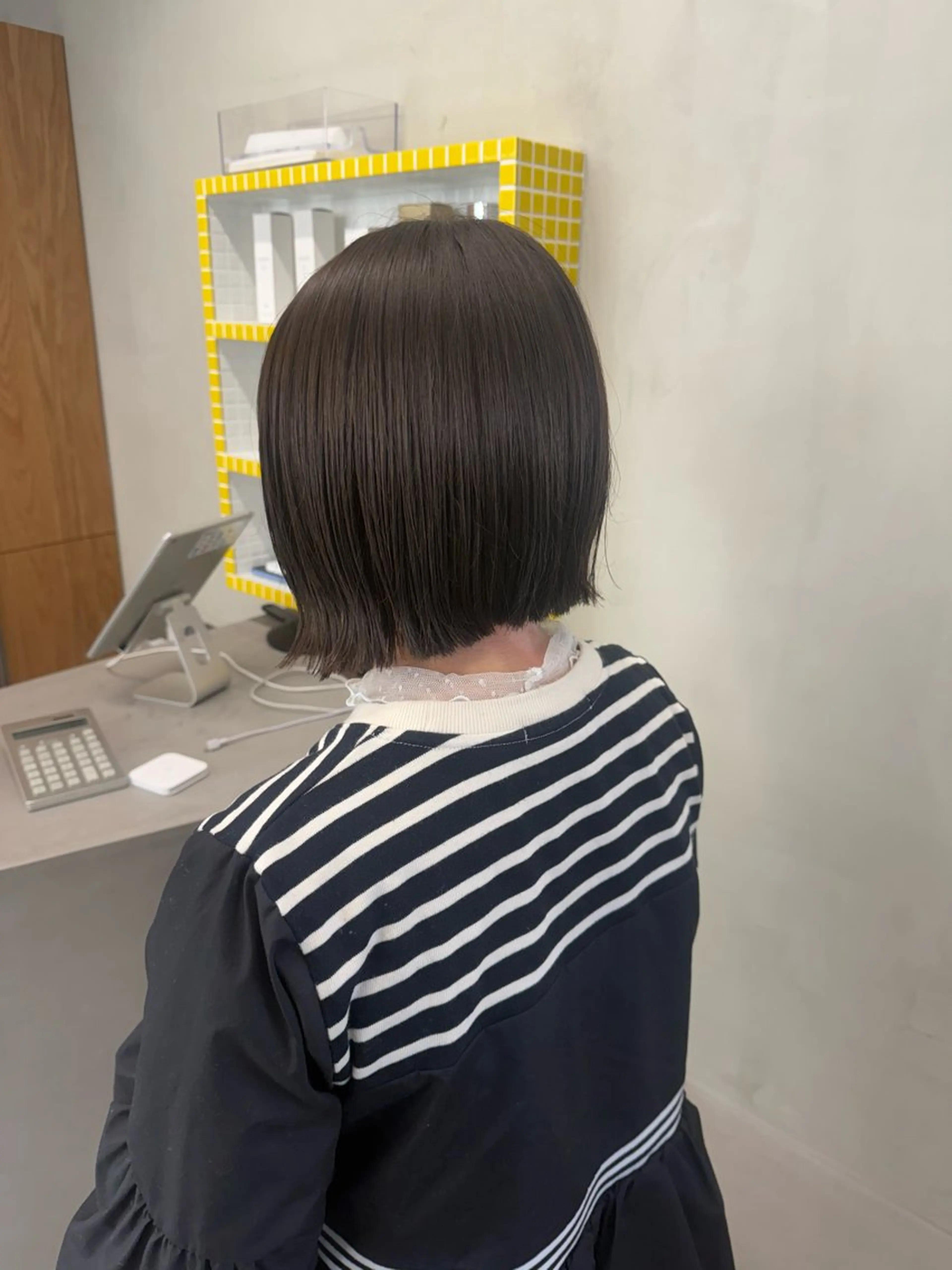 ミディアム カラー ミディアムレイヤー アッシュ ベージュカラー ブリーチ 透明感カラー カット 誰より丁寧なカット/ 小林輝/レイヤーのヘアスタイル