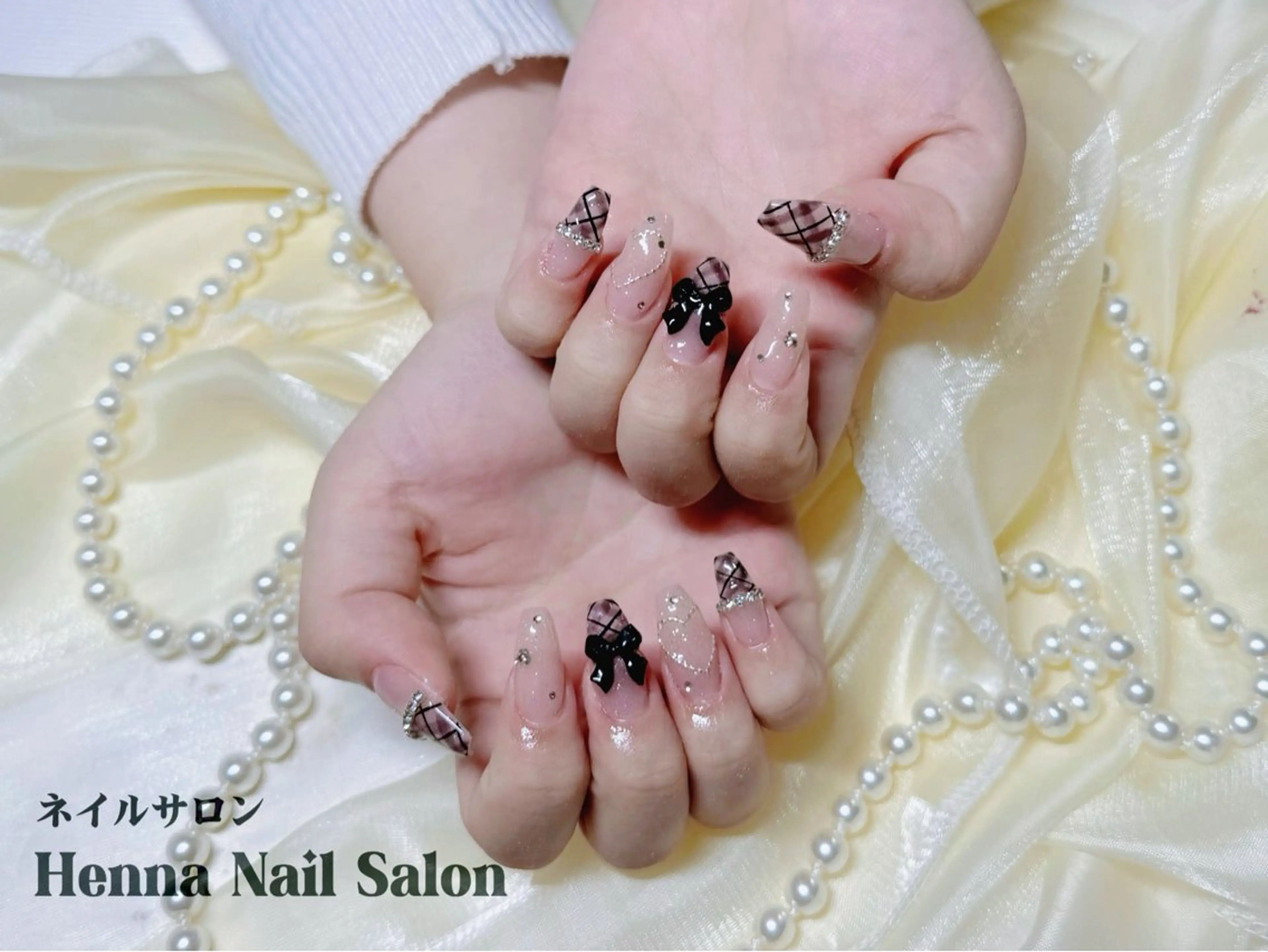 ネイル ハンドネイル Henna Kongssalonのネイルデザイン