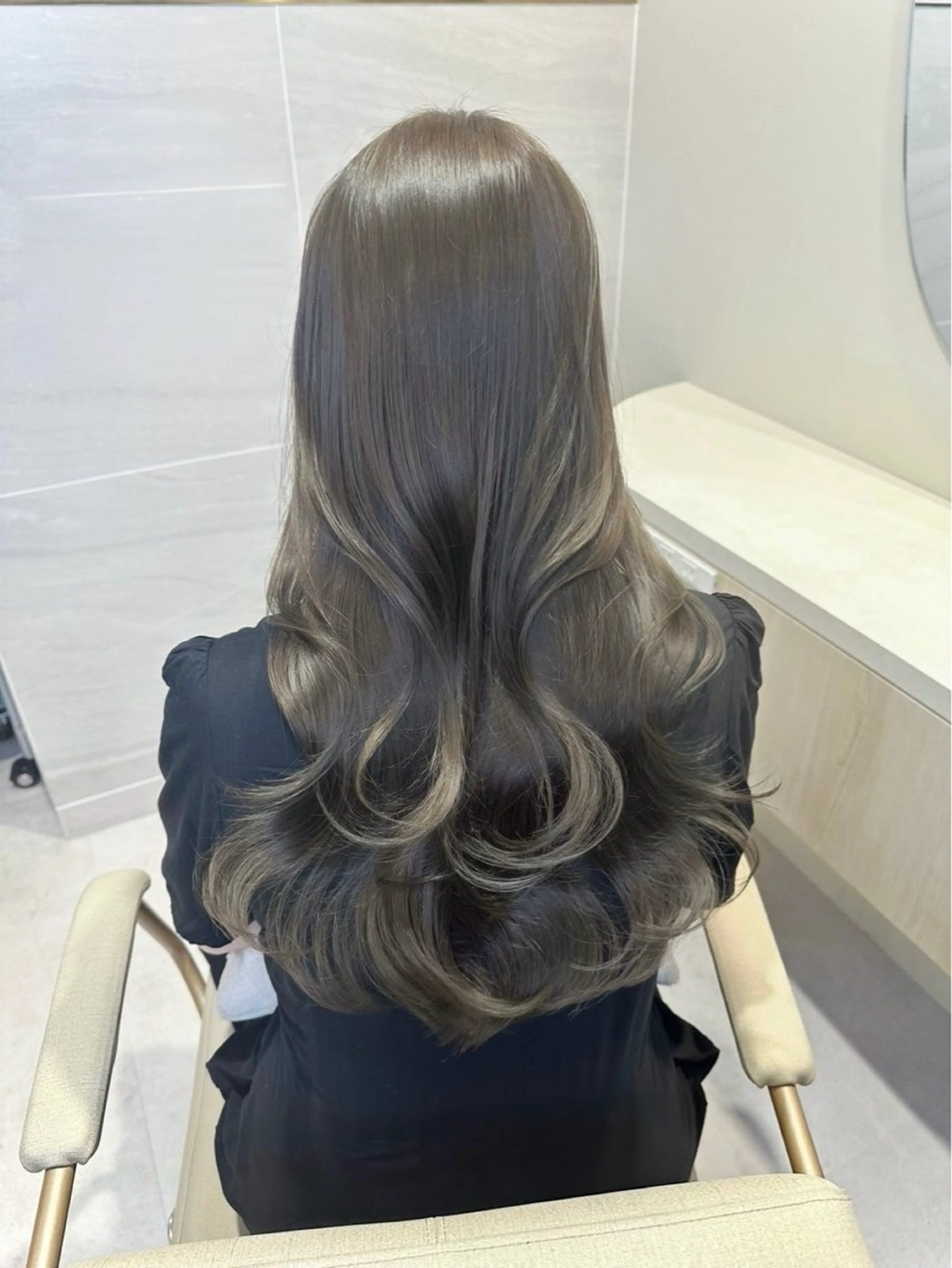 ロング カラー グレージュ イルミナカラー カーキグレージュ ヘアカラー 透明感カラー🌿 グレージュ🐺陽介のヘアスタイル