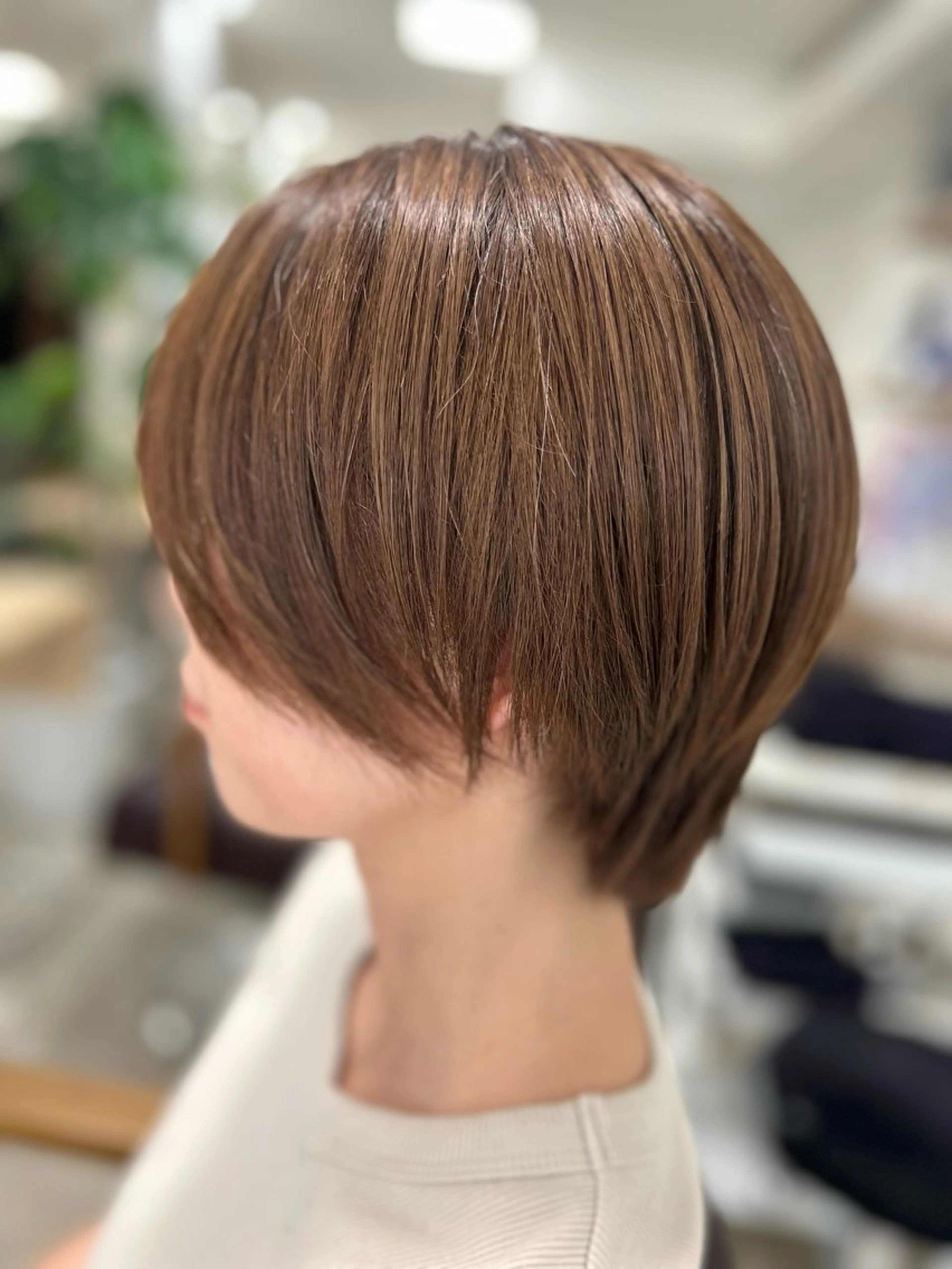 ショート カラー ショートヘア 透明感カラー✨ 酸性ストレート特化のヘアスタイル