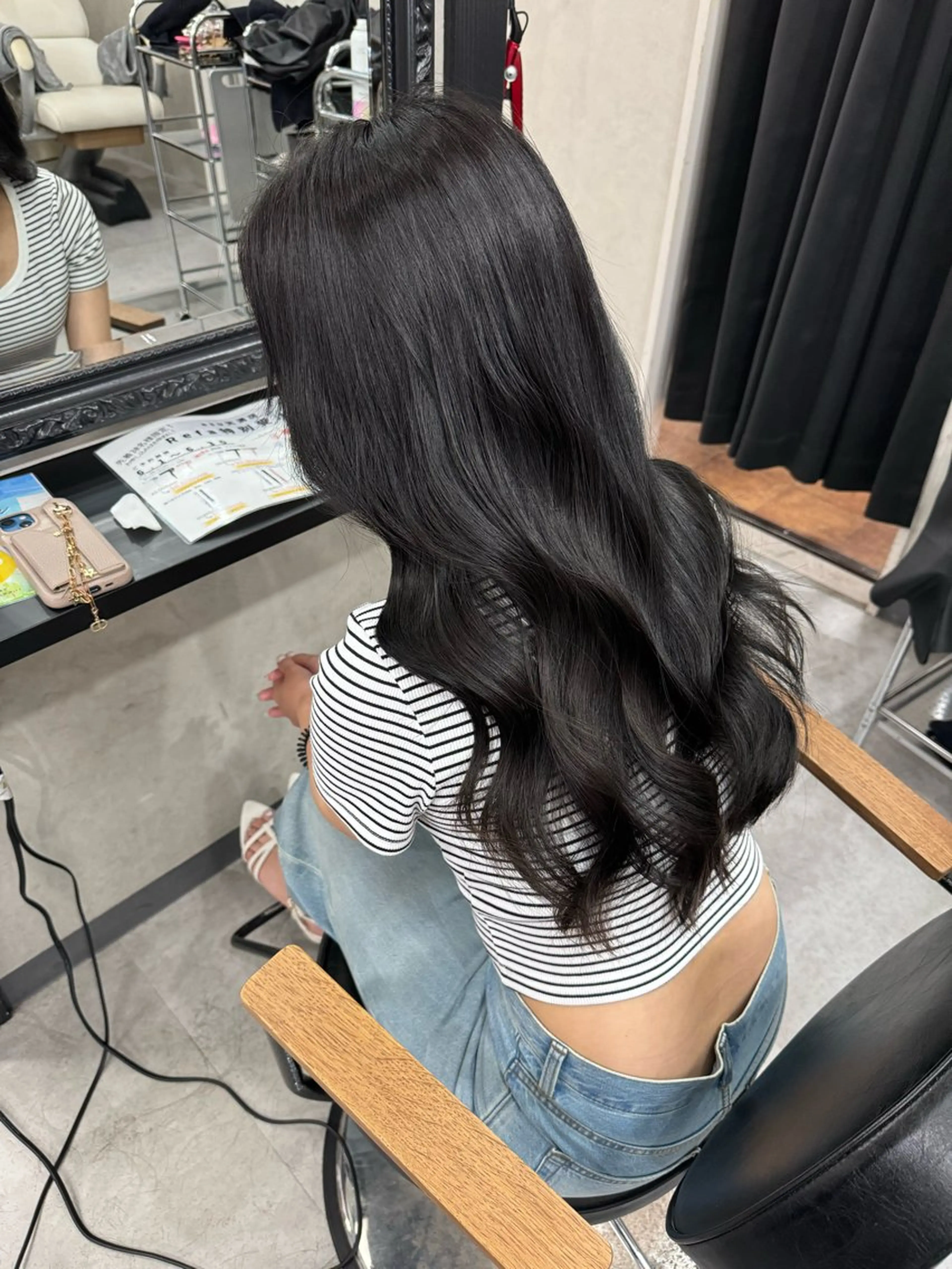 ロング カラー ベージュカラー ブリーチ 透明感カラー ダークグレー ダークグレージュ カット ヘアカラー mana／ブリーチ なし／ベージュ／暖色のヘアスタイル