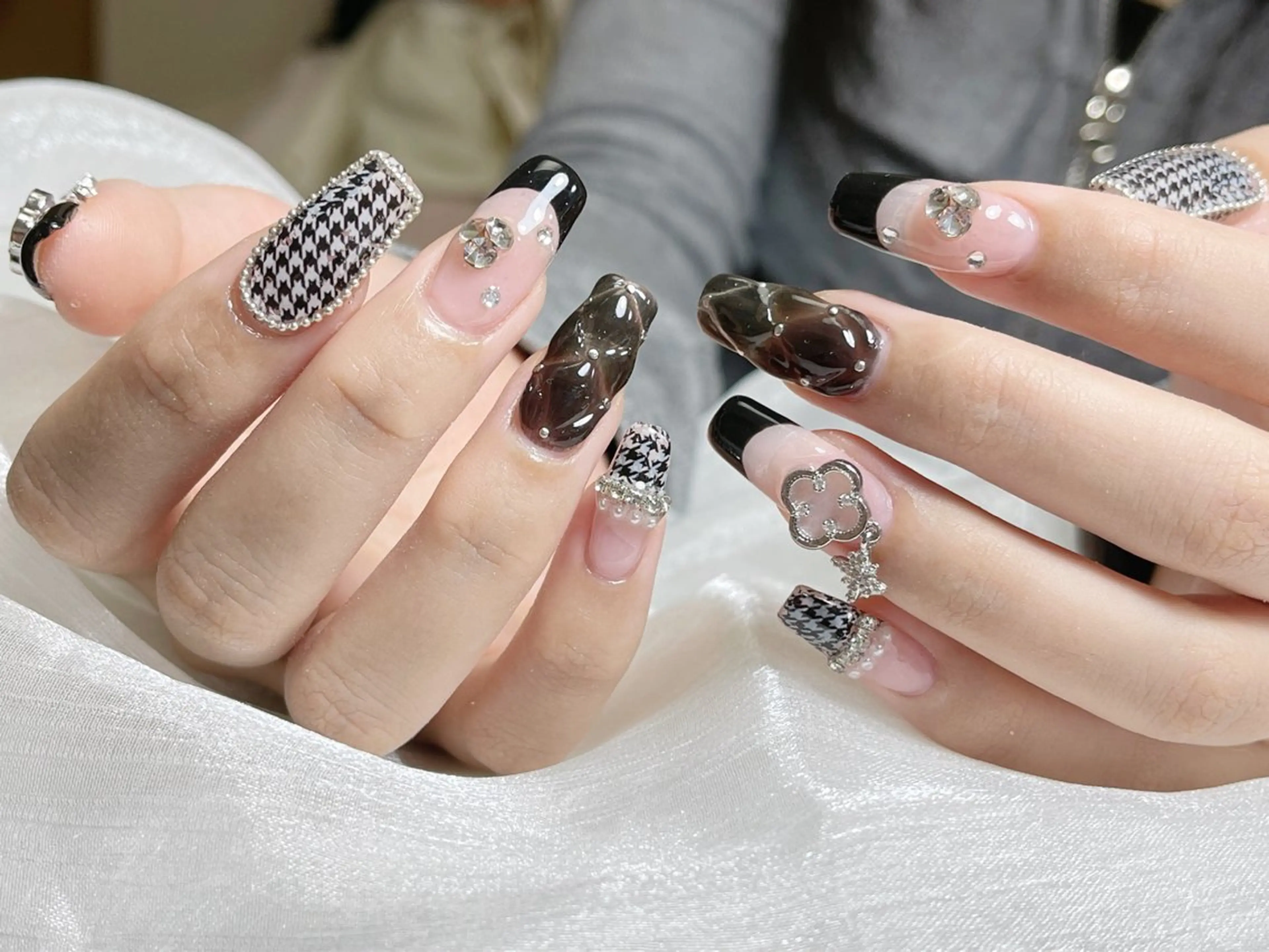 ネイル ハンドネイル 🎀ネイルサロン エクラYUI🎀のネイルデザイン