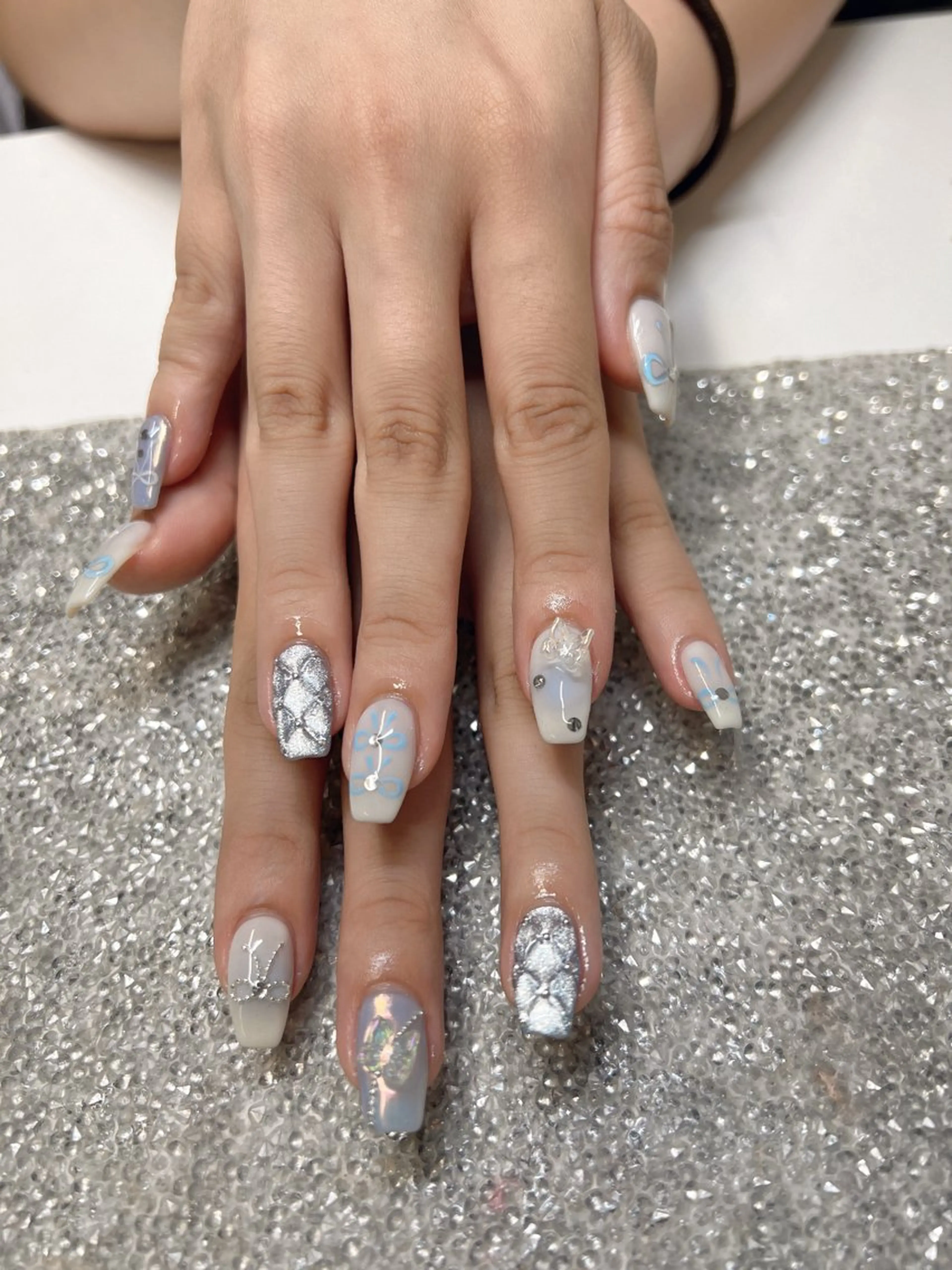 ネイル ガレンドウ 白澤 愛子のネイルデザイン