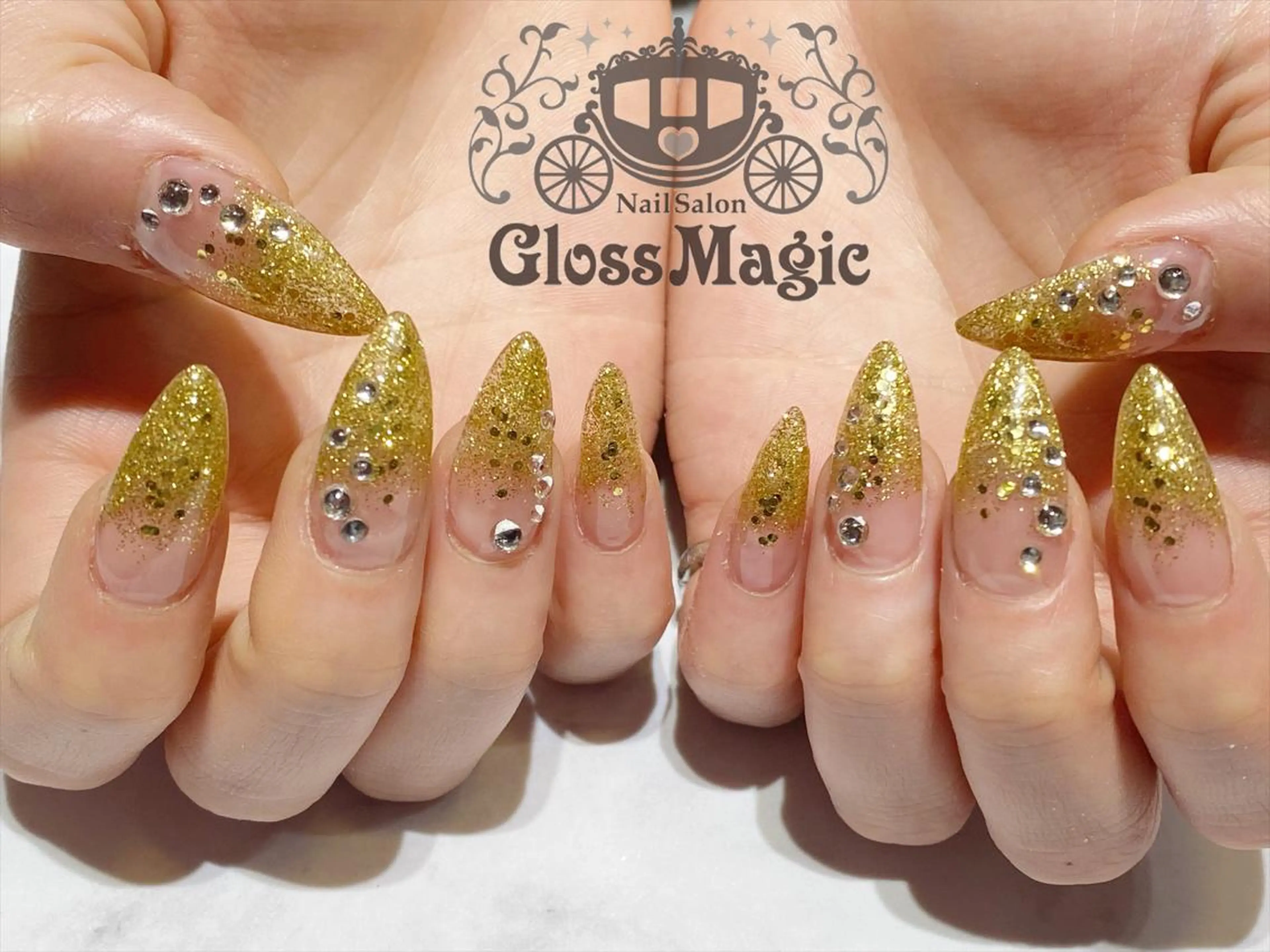 ネイル 成人式 ゴールド グラデーション ラメ(グリッター) ラメグラデーション YUN 💅のネイルデザイン