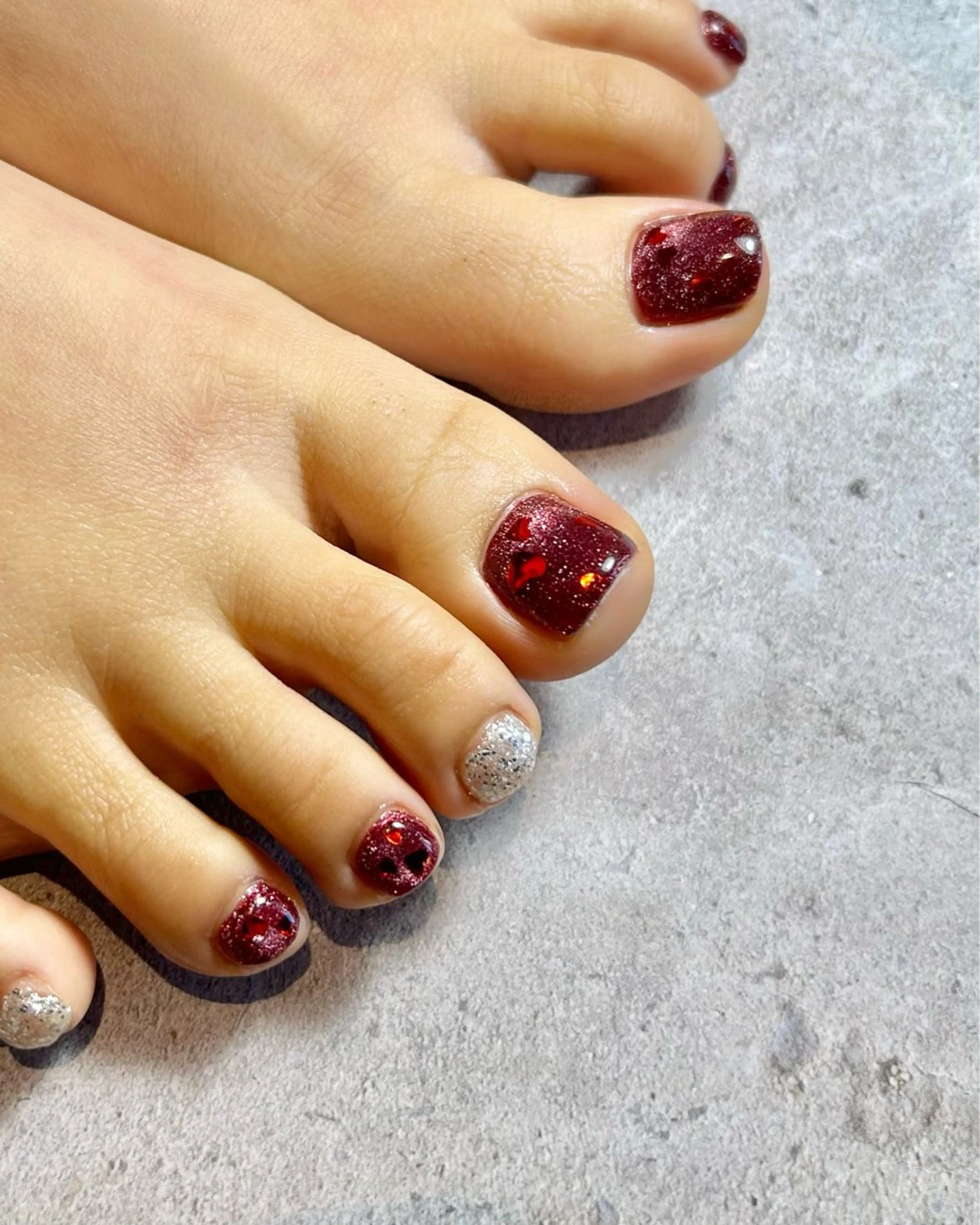 ネイル 持ち込み 赤色 フットネイル Reflection marikoのネイルデザイン