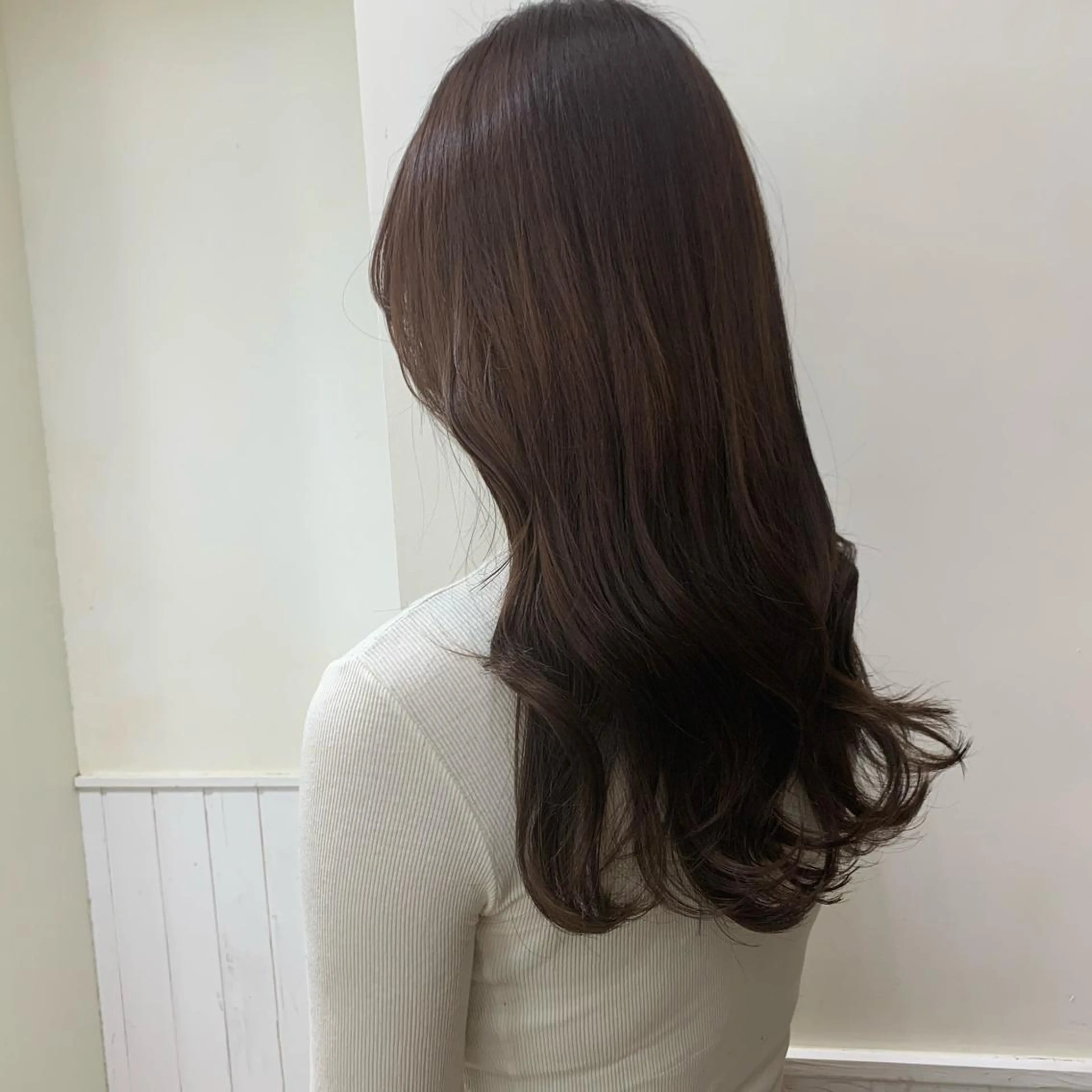 ミディアム カラー パーマ ヘアアレンジ メンズ キッズ ネイル マツエク・マツパ トリートメント レイヤーカット 🌿透け感カラーのヘアスタイル