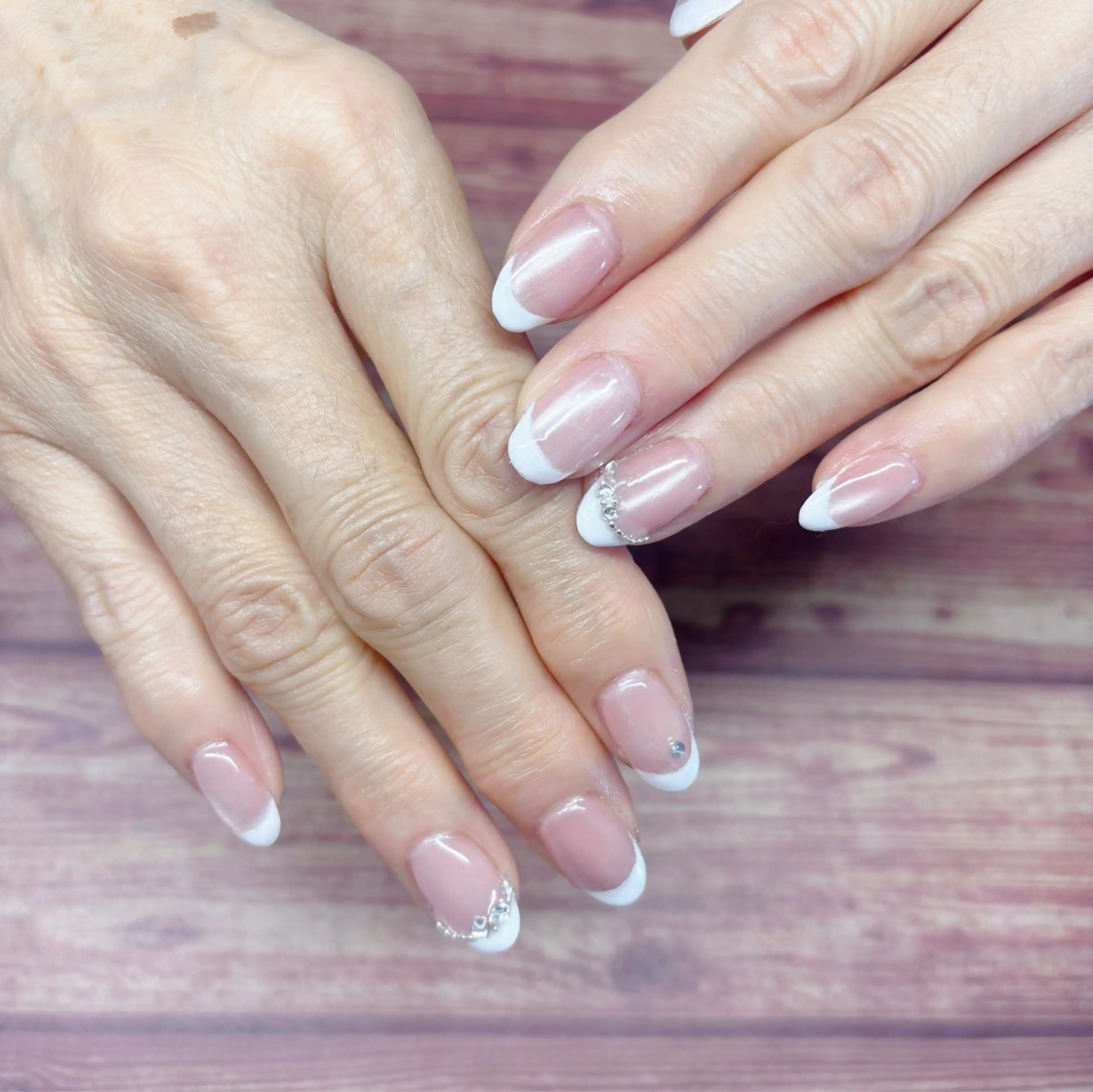 ネイル フレンチネイル マグネットネイル MYu Beauty Salon  MAIのネイルデザイン