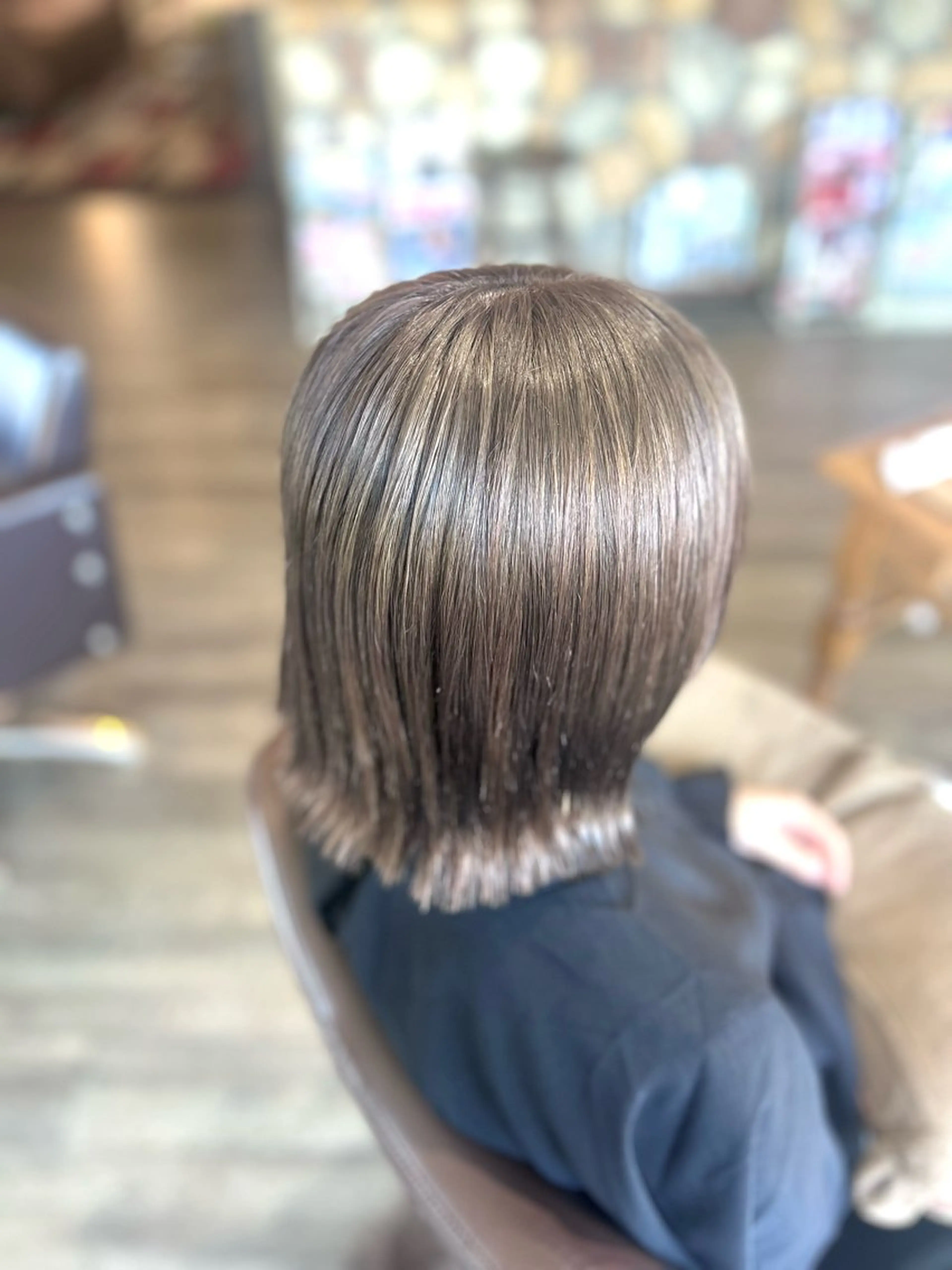 ミディアム カラー ブリーチ 透明感カラー グレージュ ヘアカラー トリートメント 井上 花音のヘアスタイル