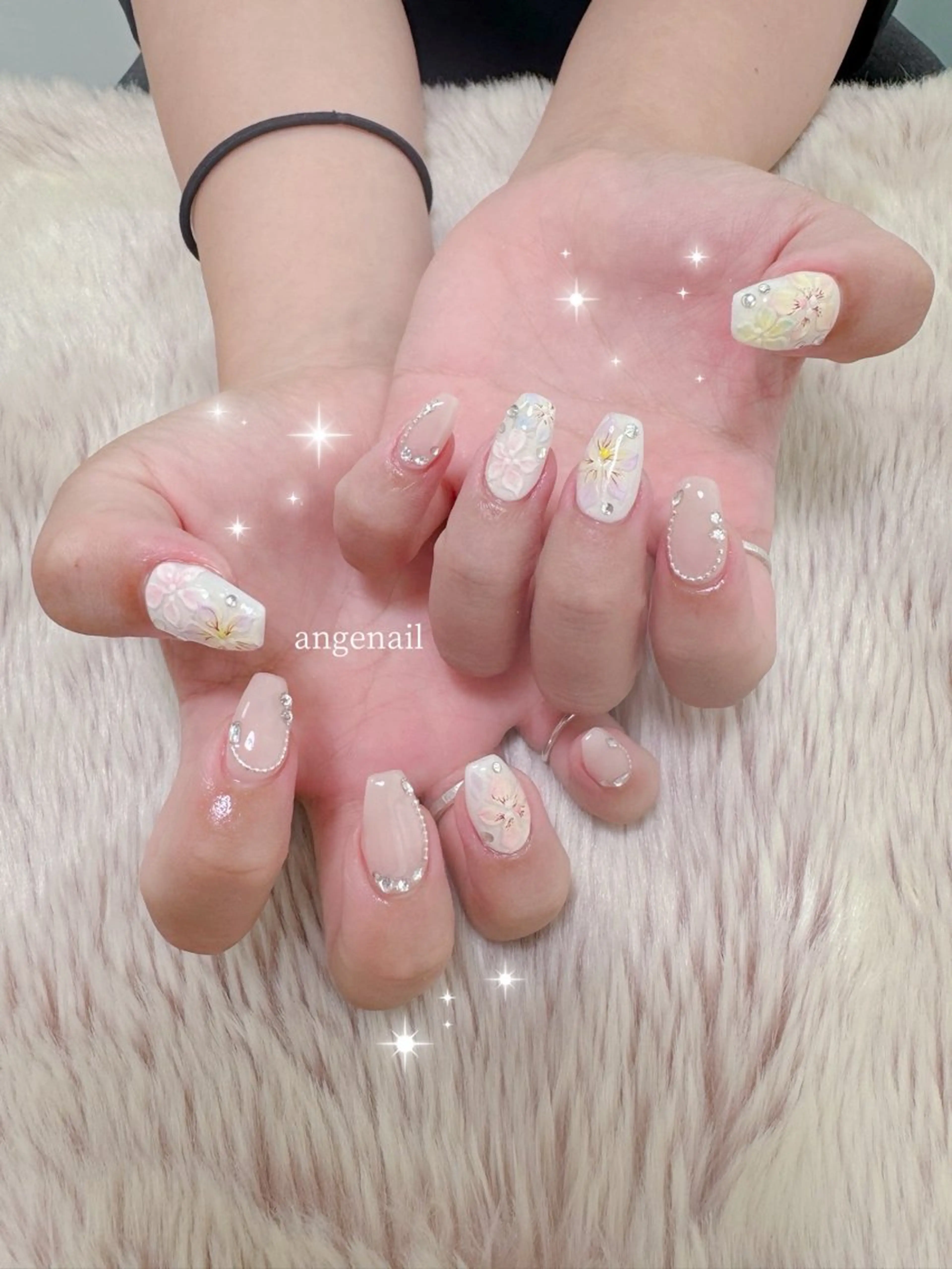 ネイル ハンドネイル オーナーネイリスト MAKIのネイルデザイン