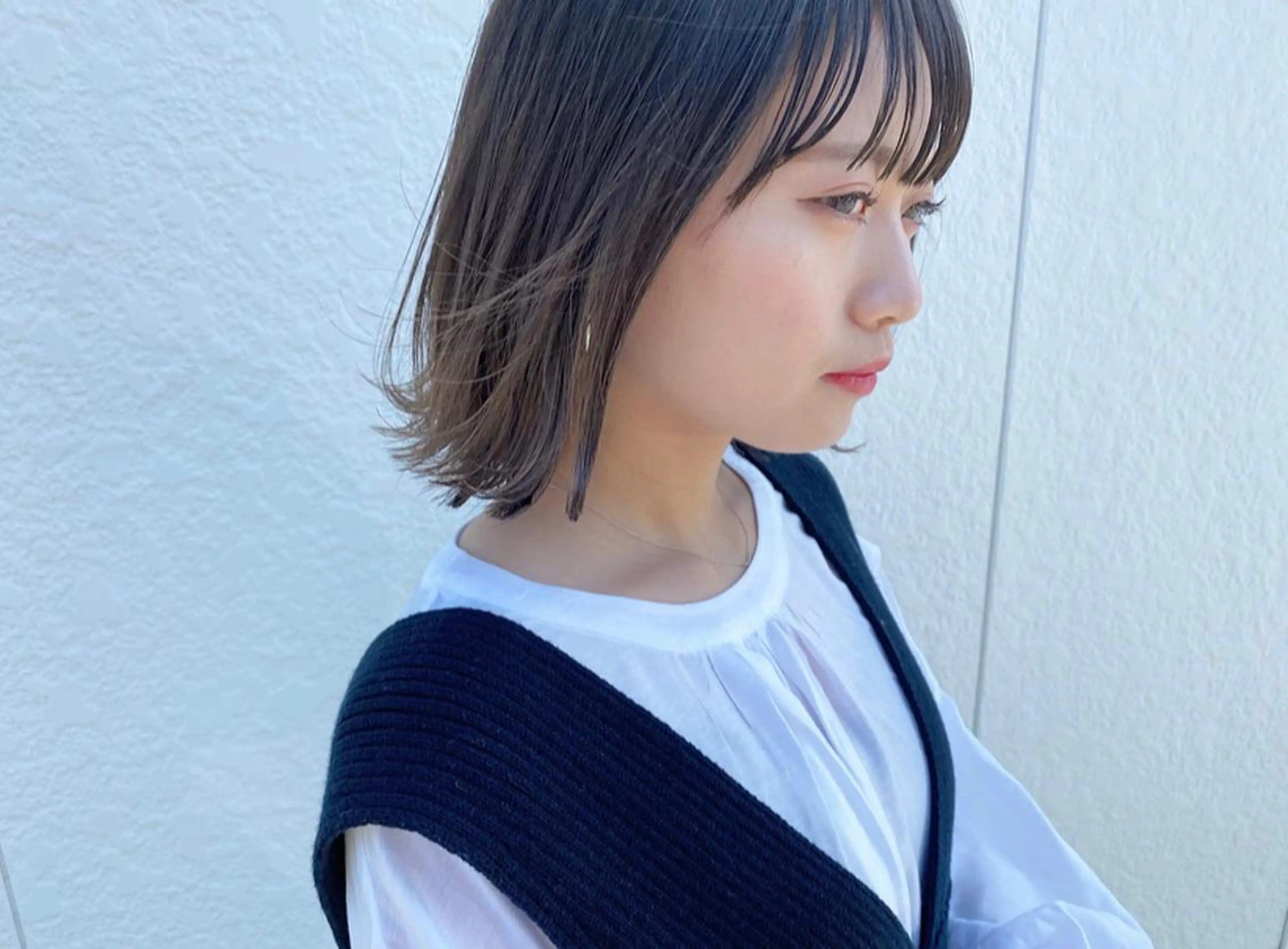 ショート カラー アッシュ 透明感カラー イヤリングカラー グレージュ ボブ カット ヘアカラー トリートメント 鈴木 翔梧のヘアスタイル