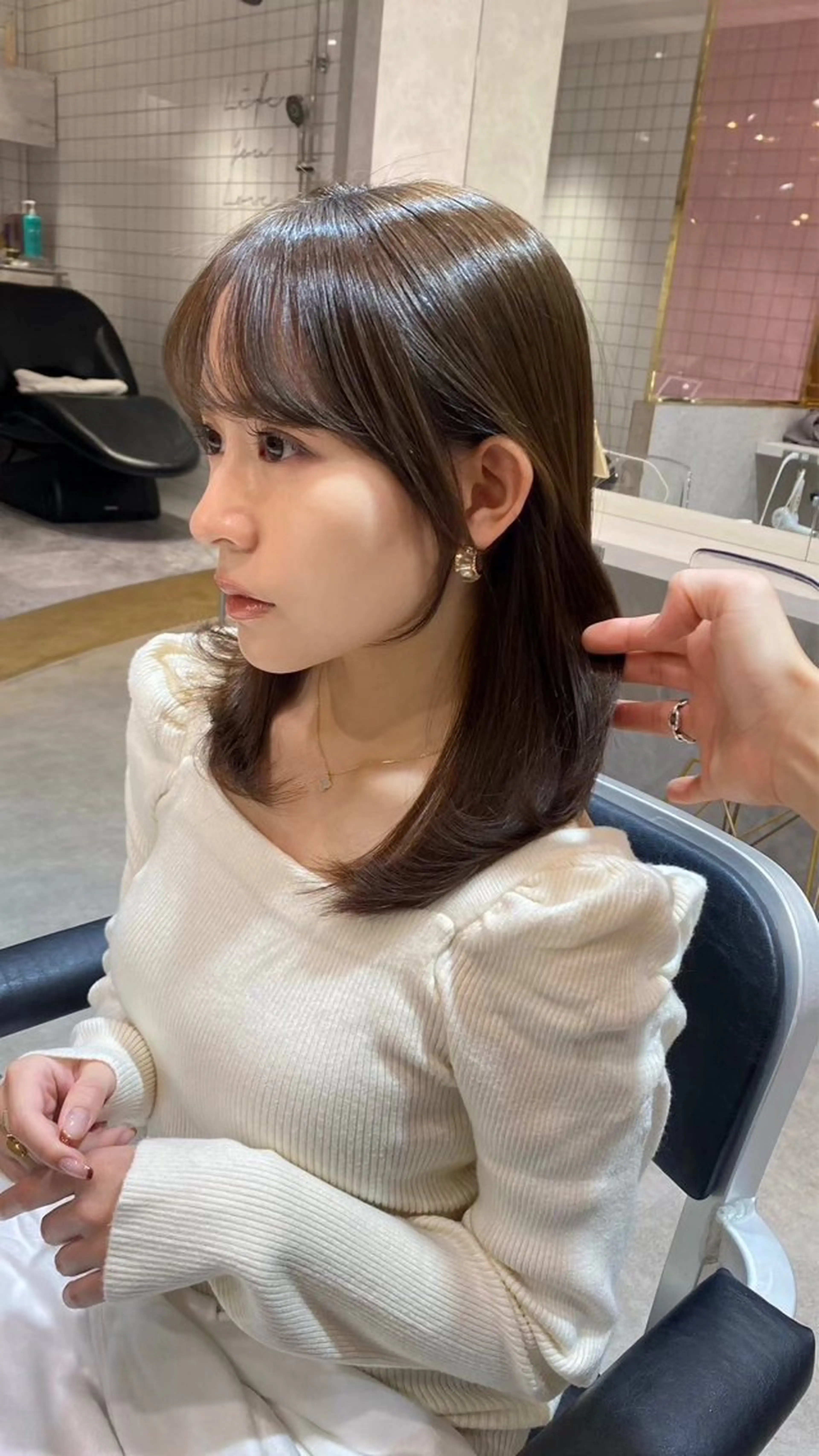 セミロング 新宿/小顔レイヤー/ 顔まわり/西慶太朗のヘアスタイル