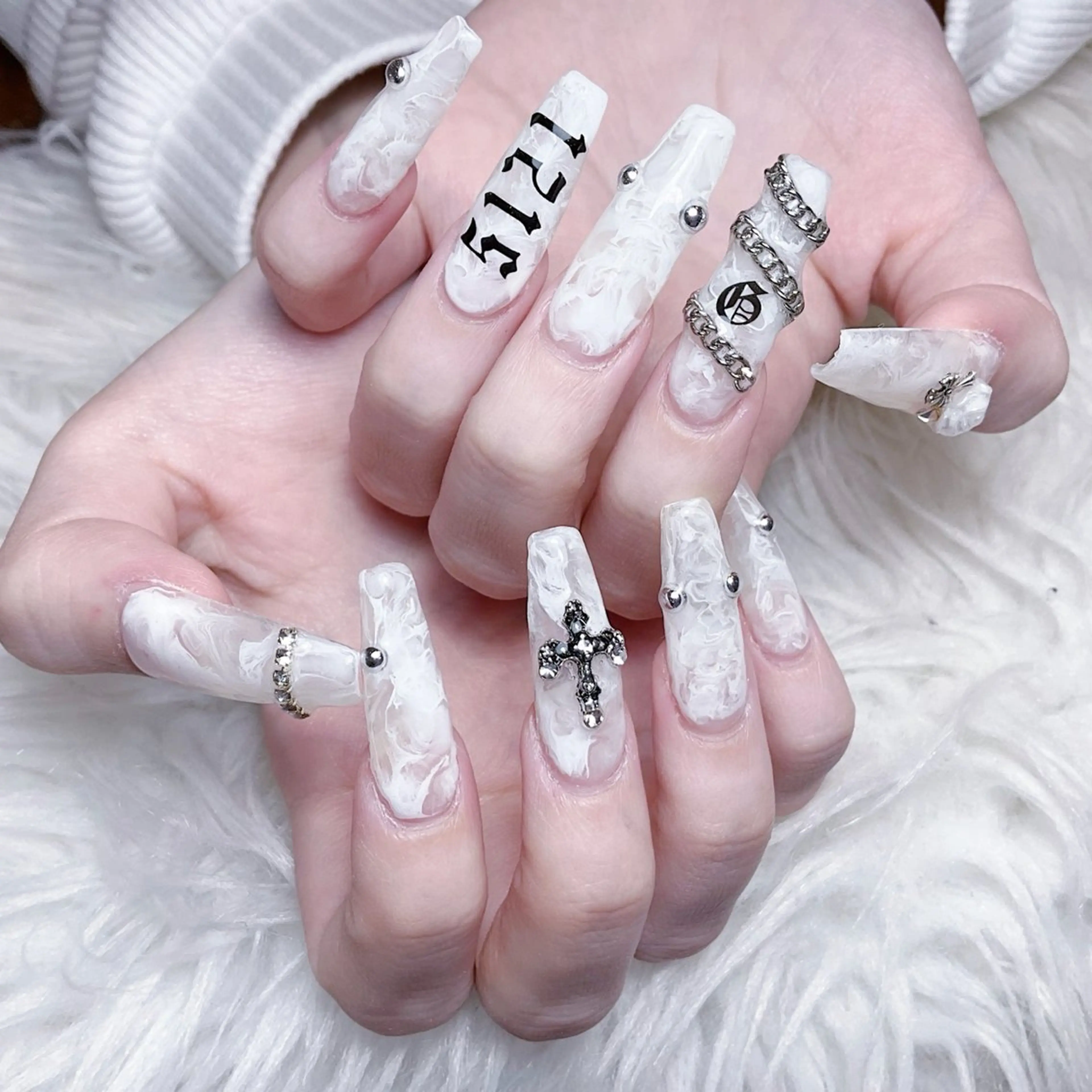 ネイル ハンドネイル 🍭Yun nail hyejin🌸のネイルデザイン