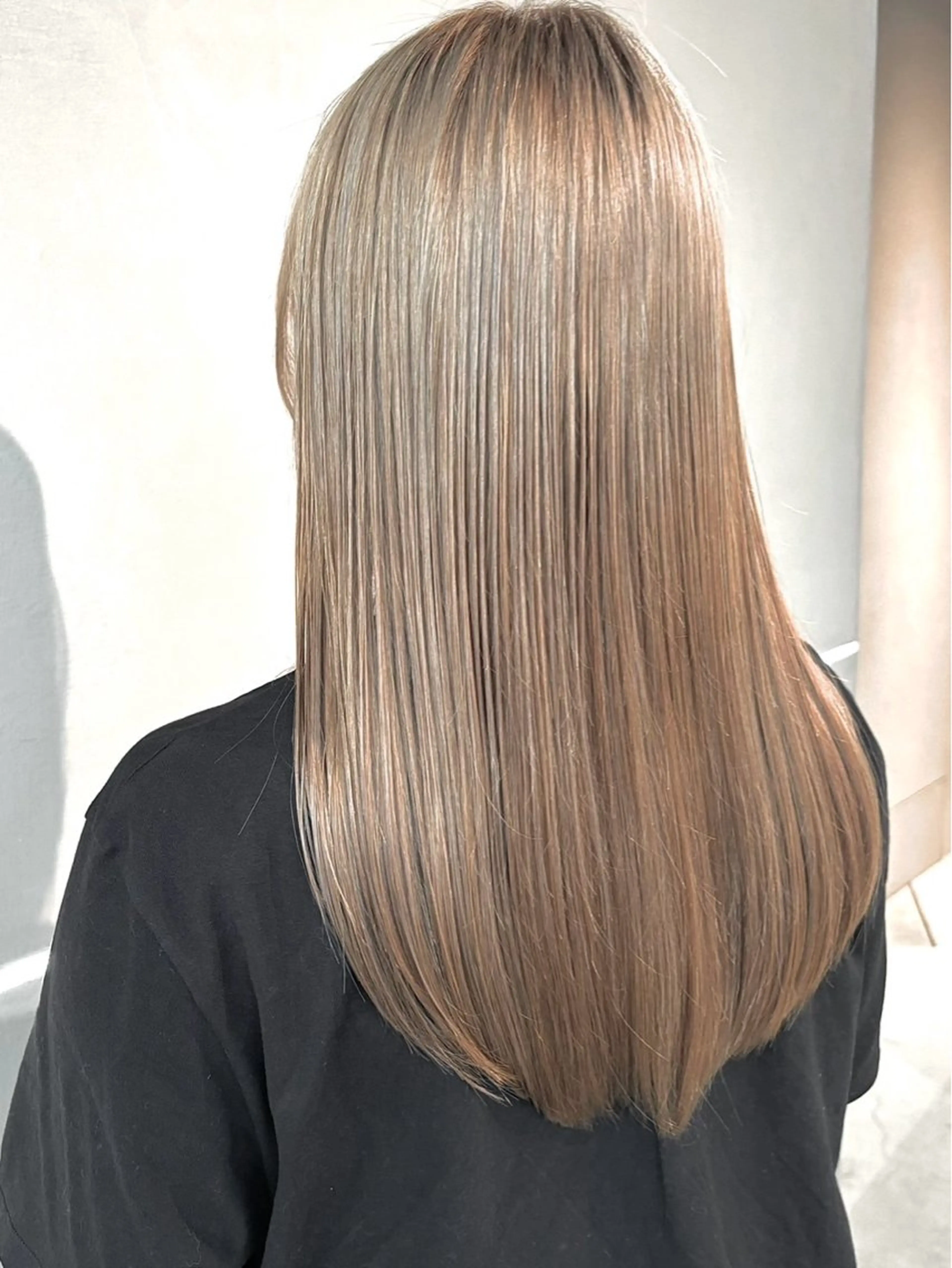 ロング カラー 甲斐 歩乃佳のヘアスタイル