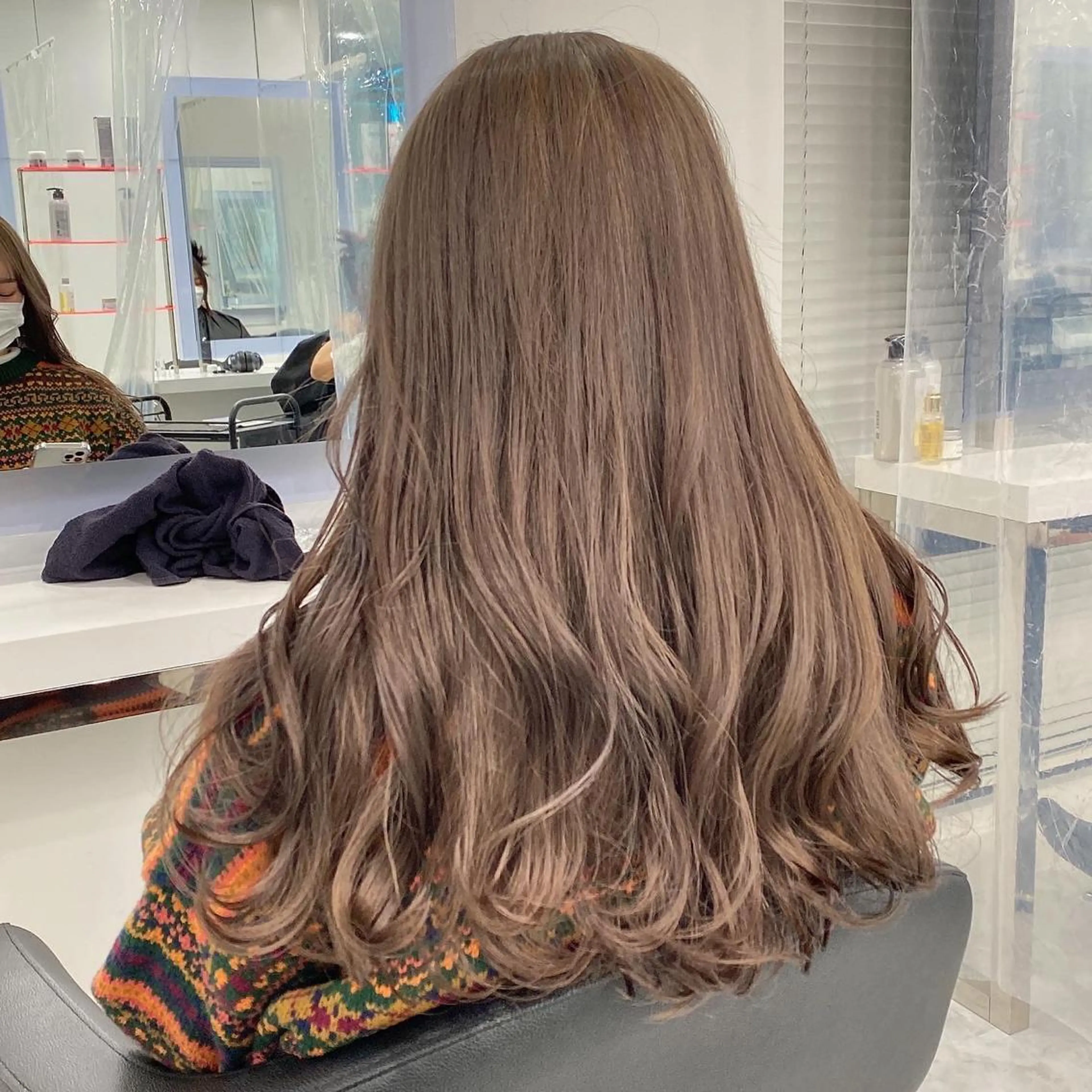 ロング カラー ベージュカラー 透明感カラー ハイトーンカラー ミルクティーベージュ カット ヘアカラー レイヤー✂︎赤み消し 髪質改善/井上健太のヘアスタイル
