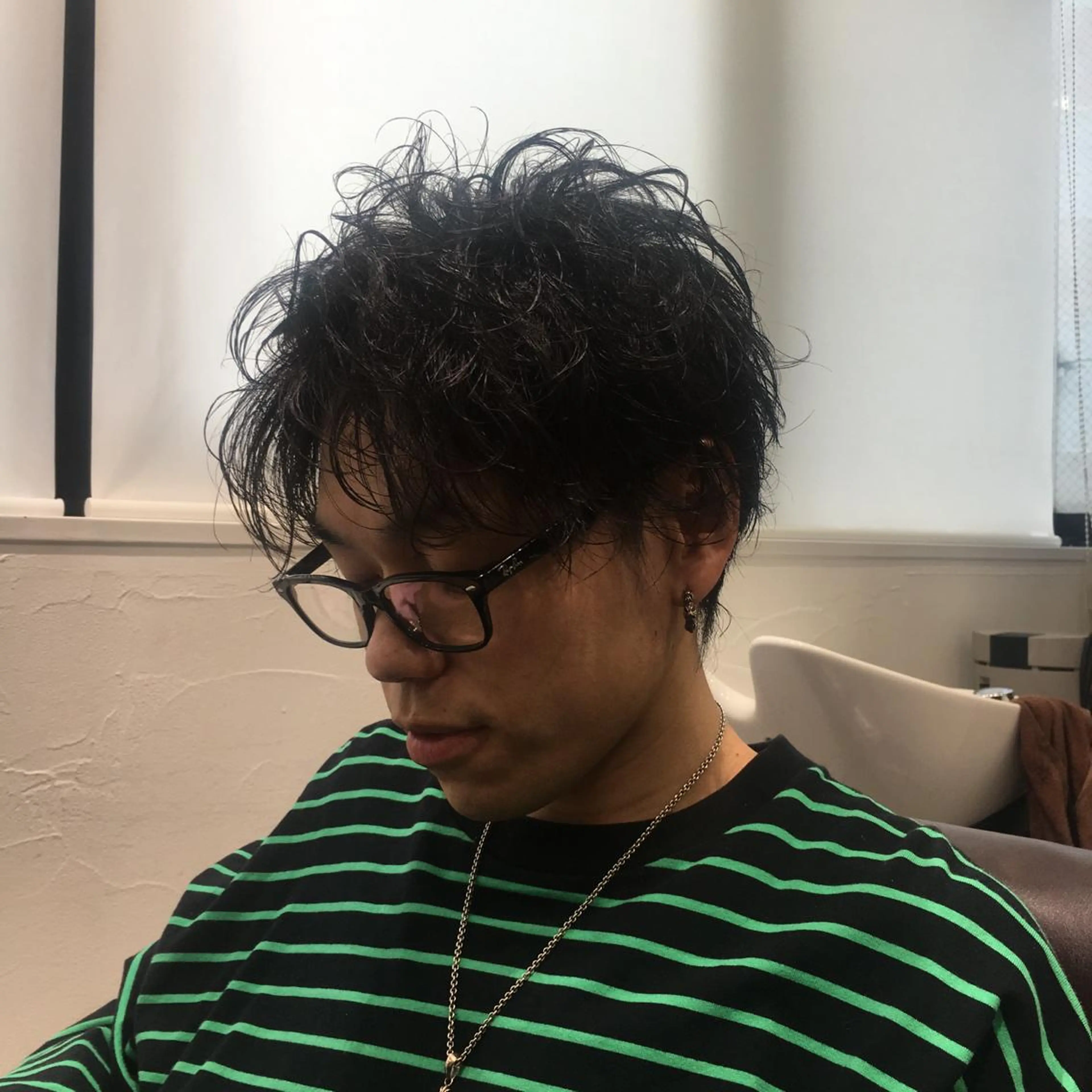 ショート カラー パーマ メンズ カット パーマ ミドウチ アヤカのヘアスタイル