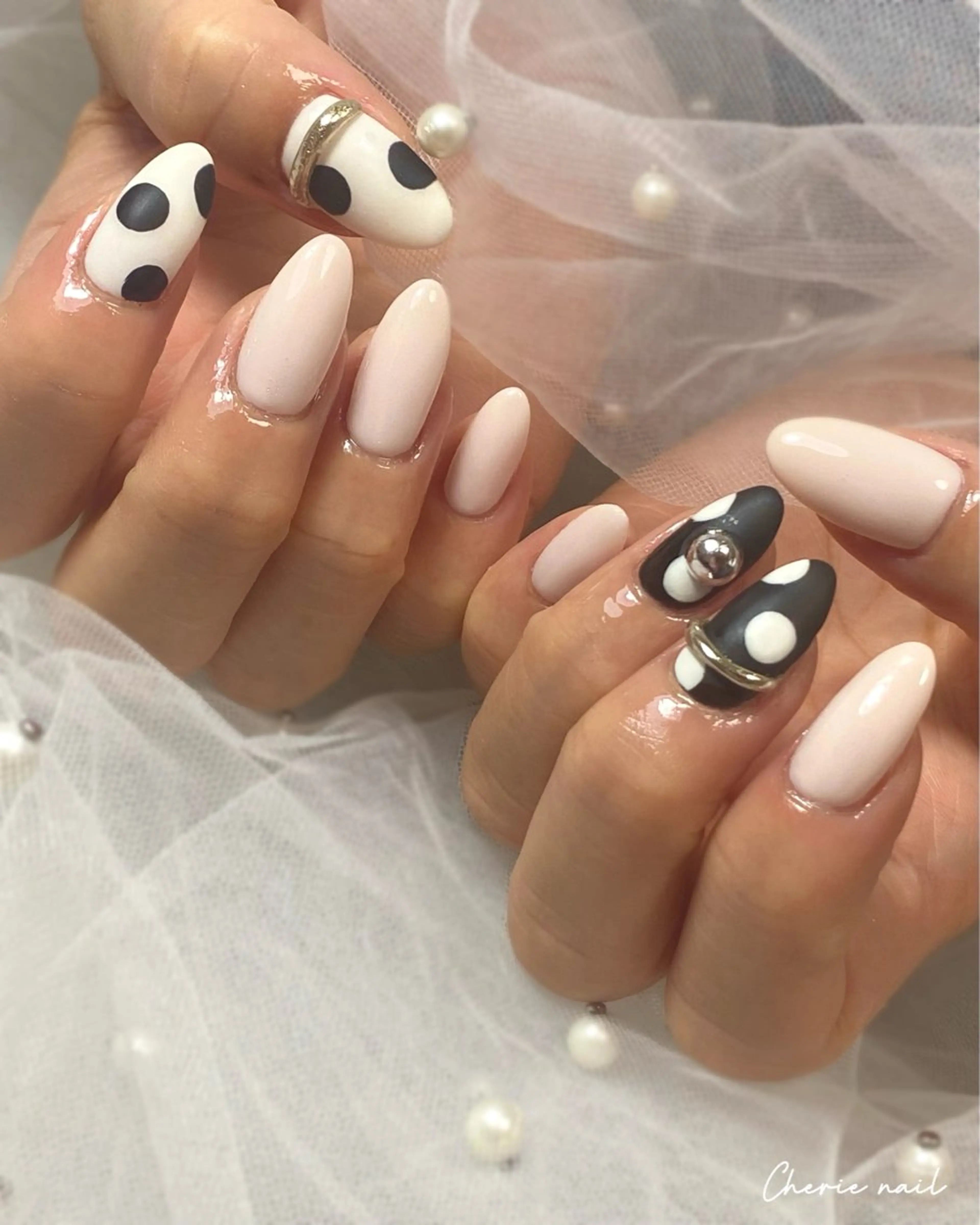 ネイル ドット ジェルネイル パステルネイル ピンク シルバー ハンドネイル Cherienail yunaのネイルデザイン