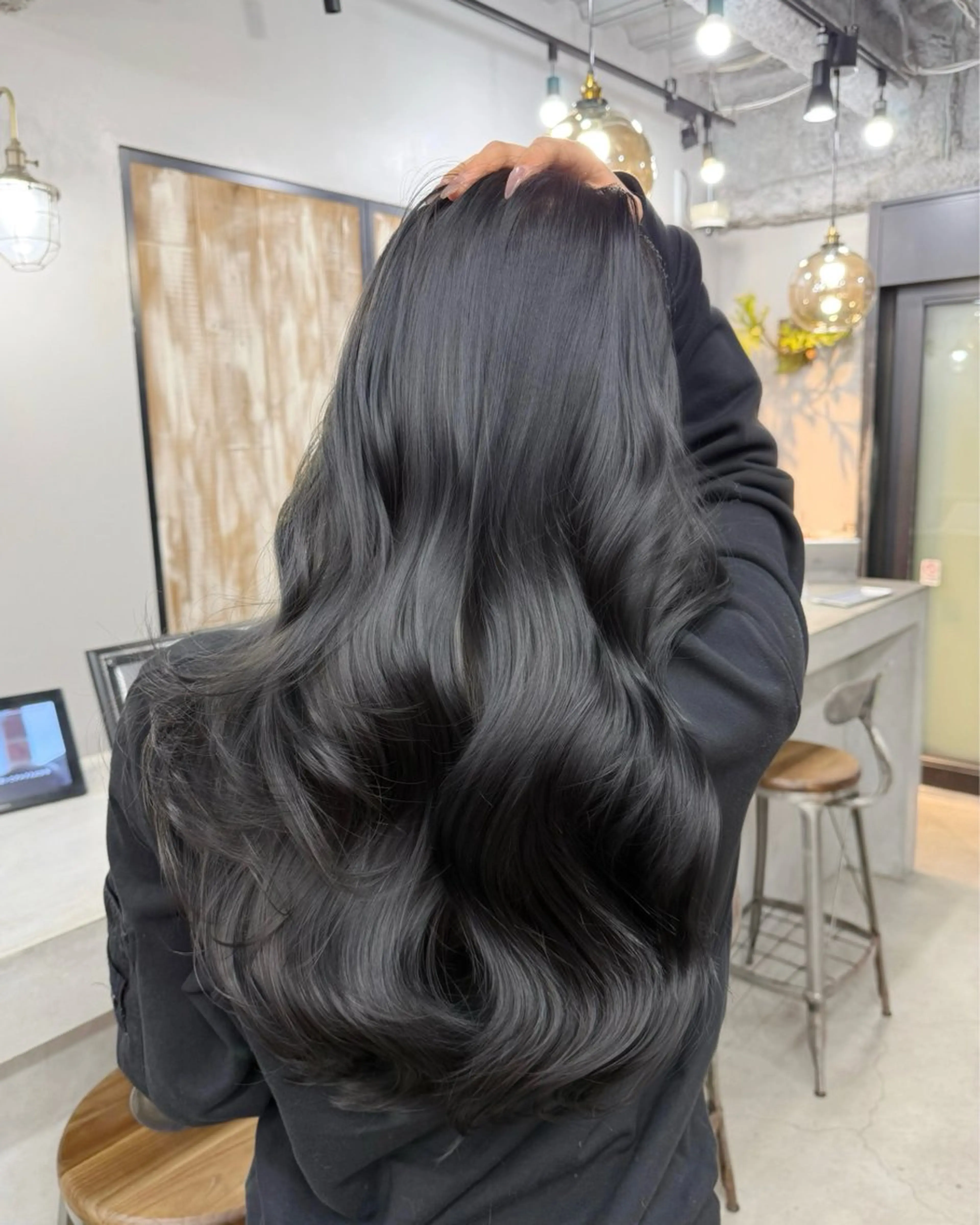 ロング カラー 黒髪 ブルーカラー ブルーブラック 透明感カラー グレージュ カット ヘアカラー トリートメント ヘアセット 韓国ヘア🫧 KAZUTOのヘアスタイル
