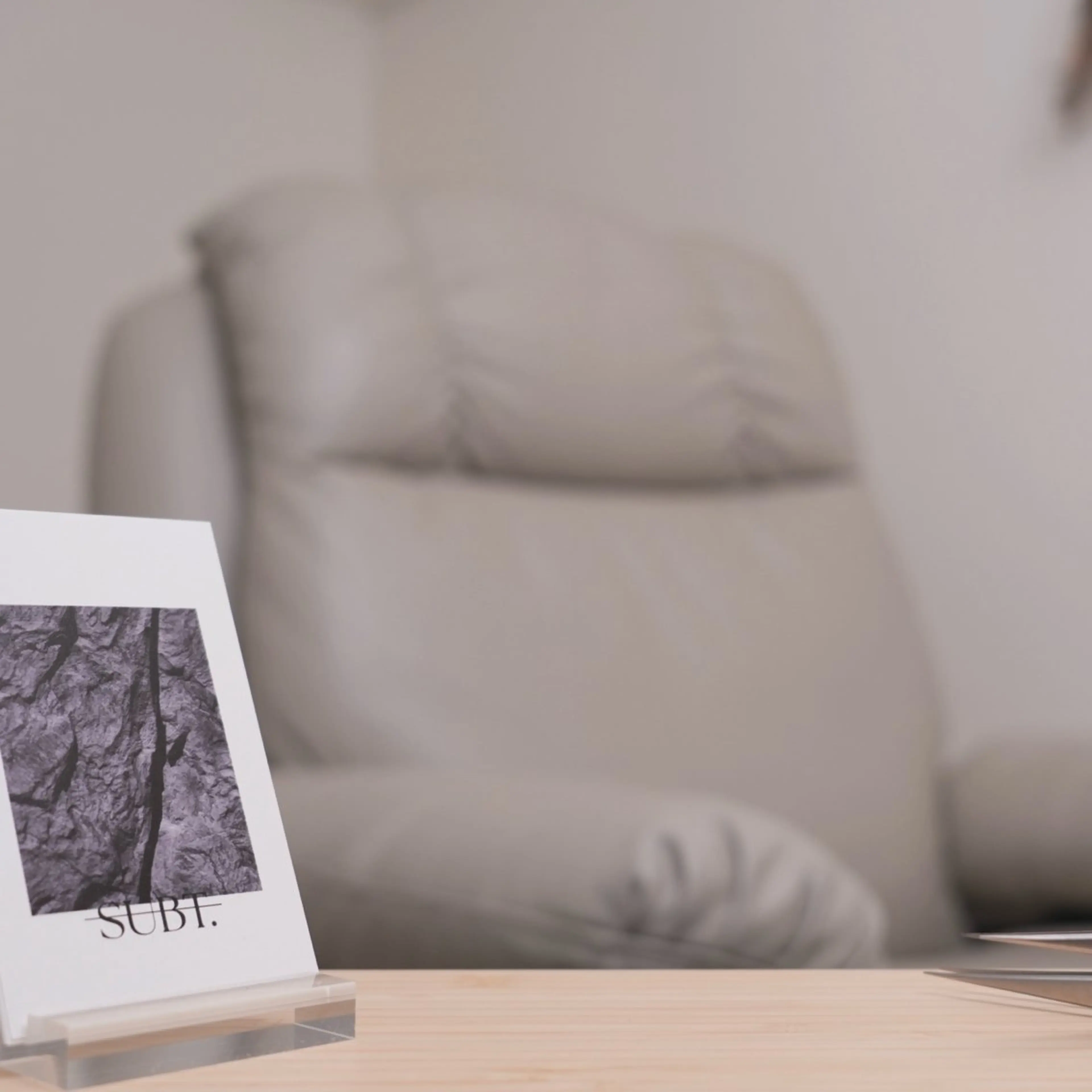 SUBT. イサキの眉毛・アイブロウイメージ