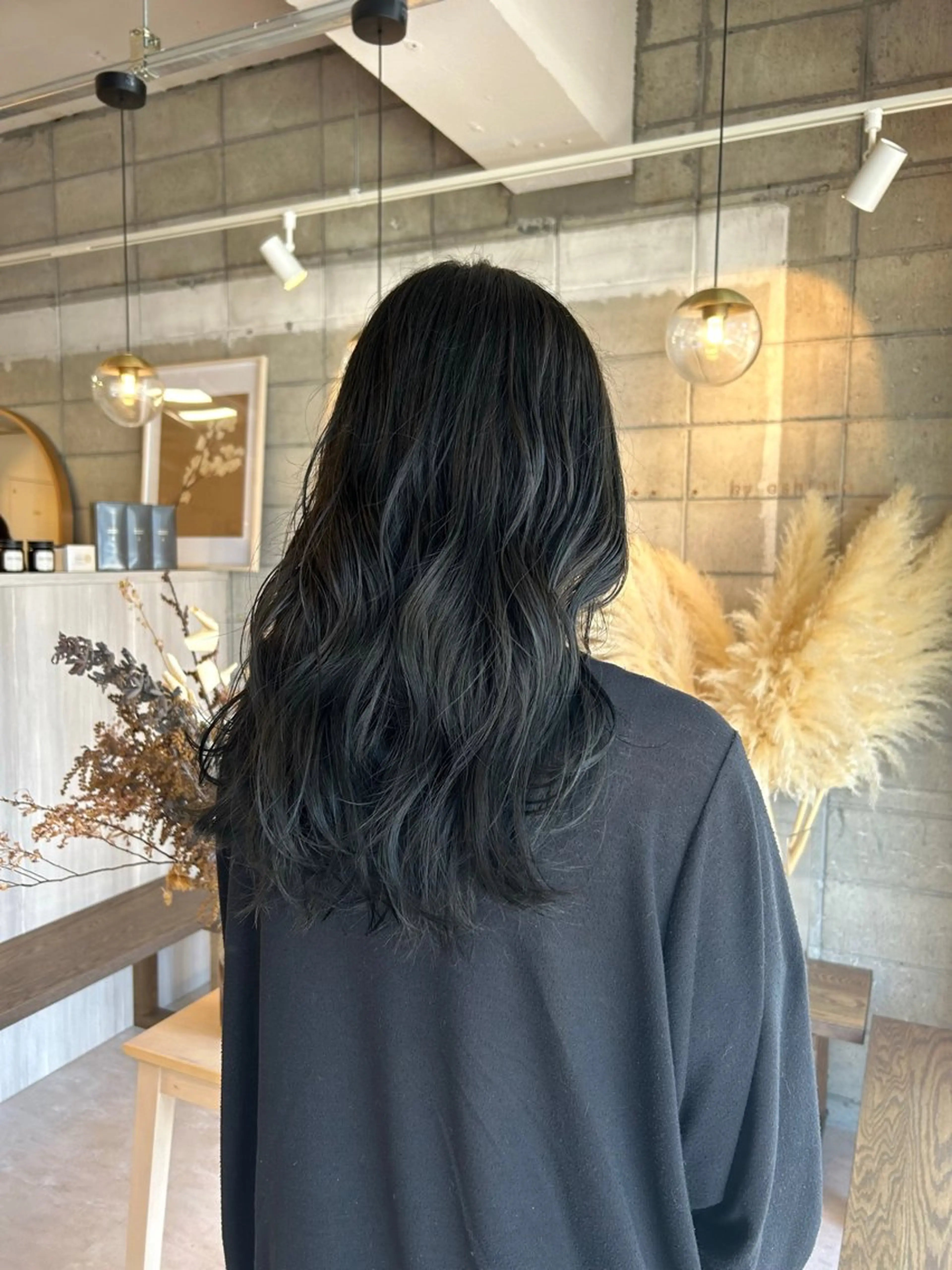 ロング カラー 眞名子 瑞紀のヘアスタイル