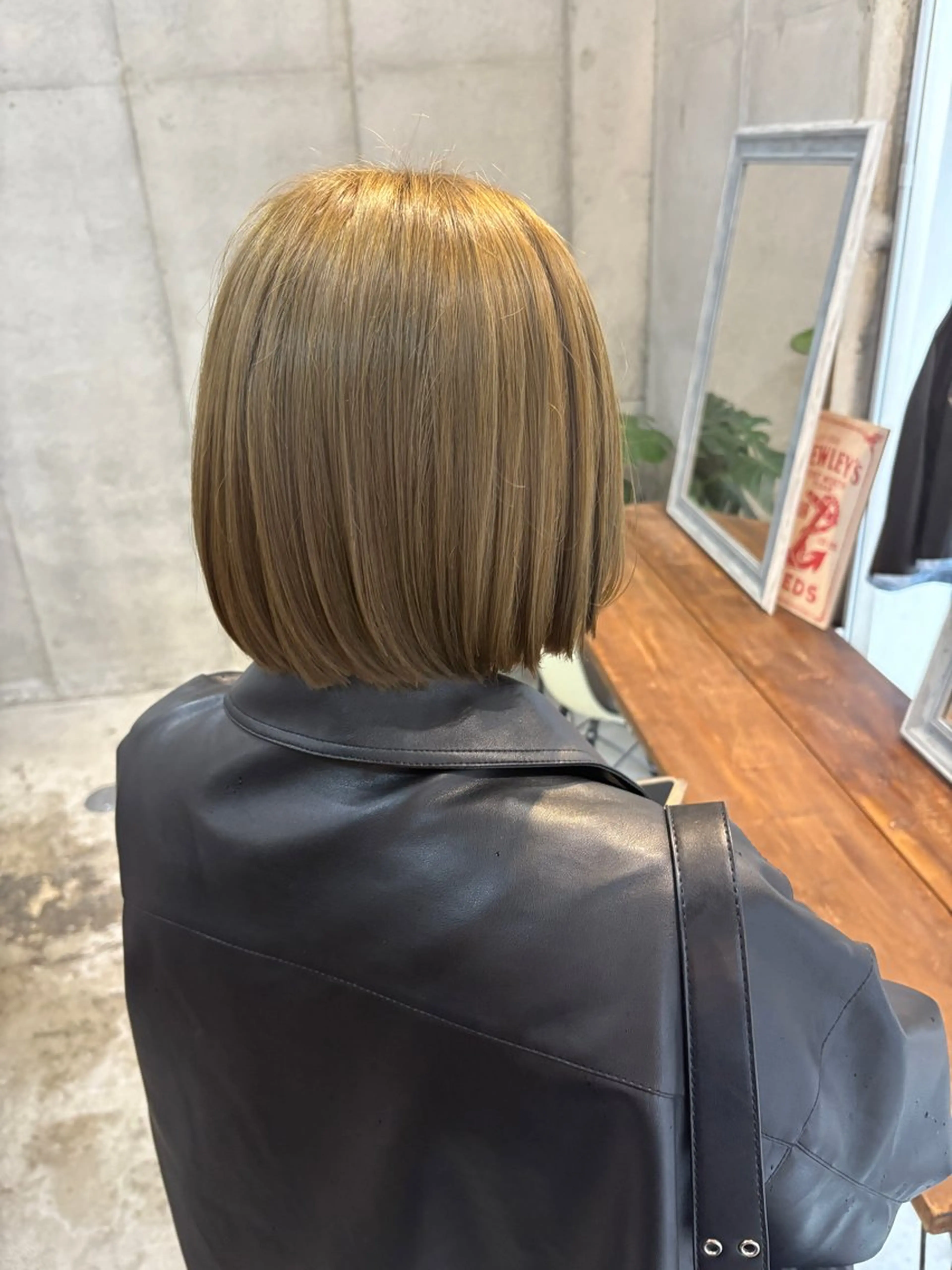 ミディアム カット ヘアカラー Yukino/ 透明カラー🫧のヘアスタイル