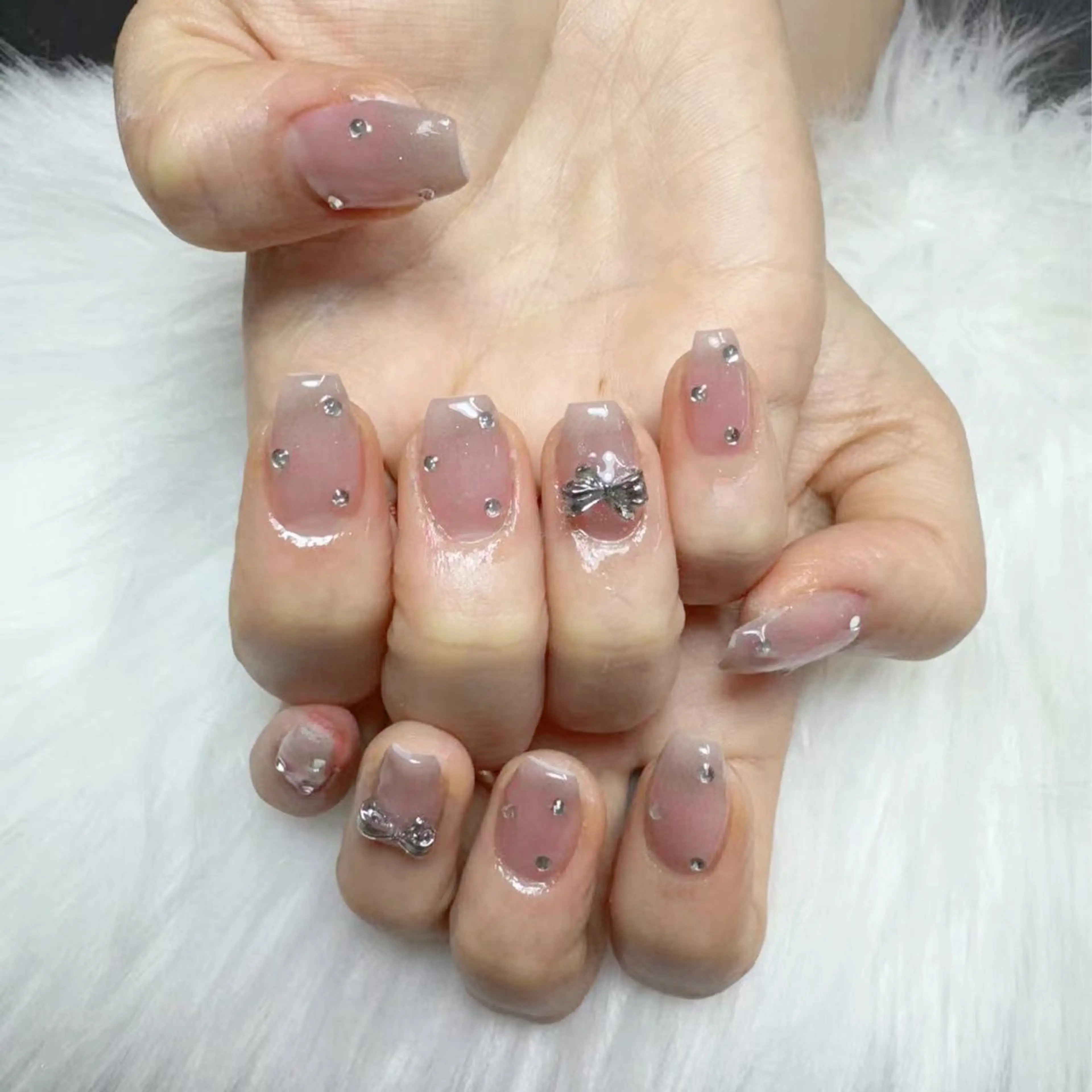 ネイル ハンドネイル 🎀nana🫧 ワンホンネイル🎀のネイルデザイン