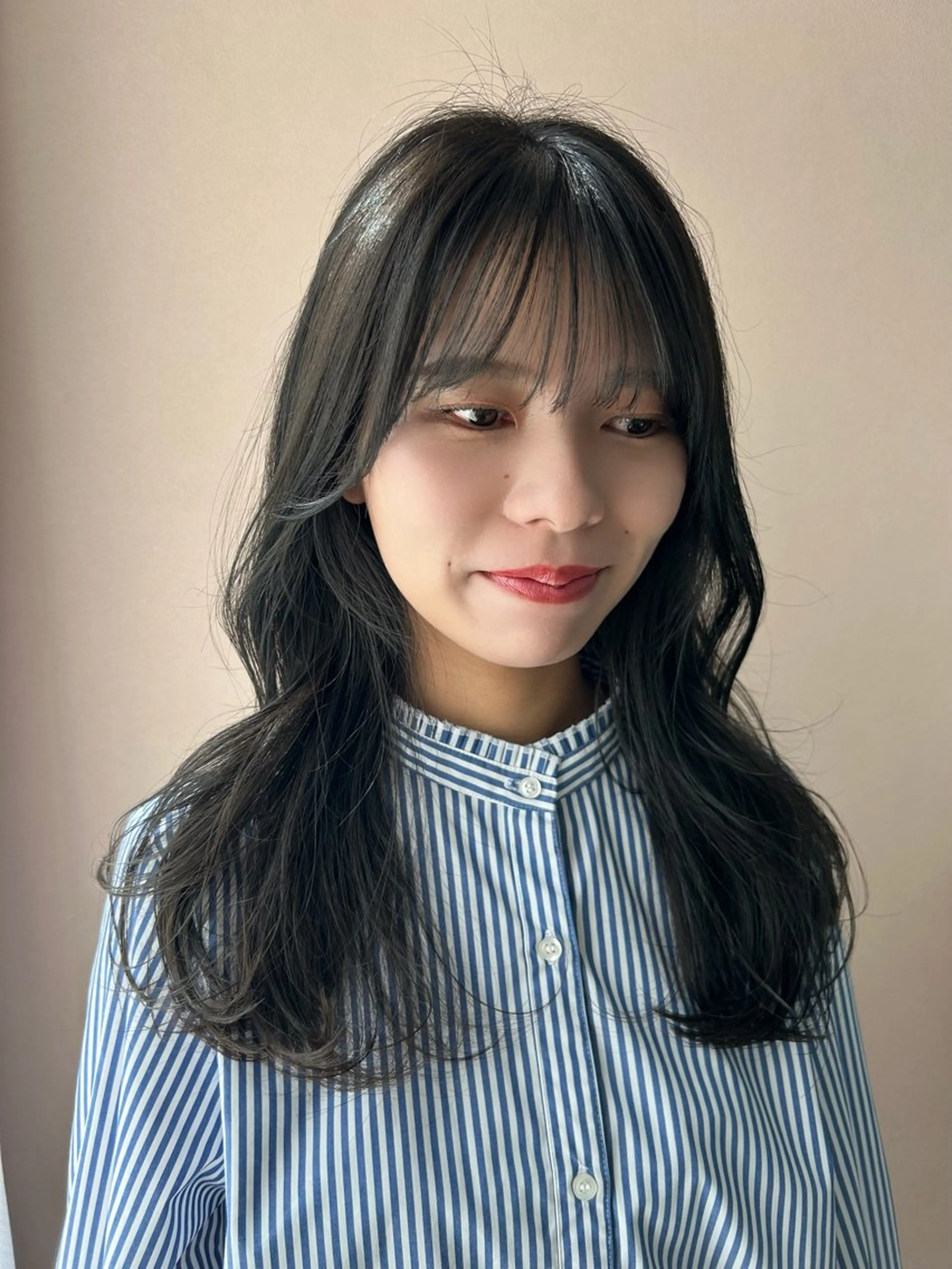 ロング カラー アッシュ 透明感カラー オリーブアッシュ hub hair レイヤー/透明感のヘアスタイル