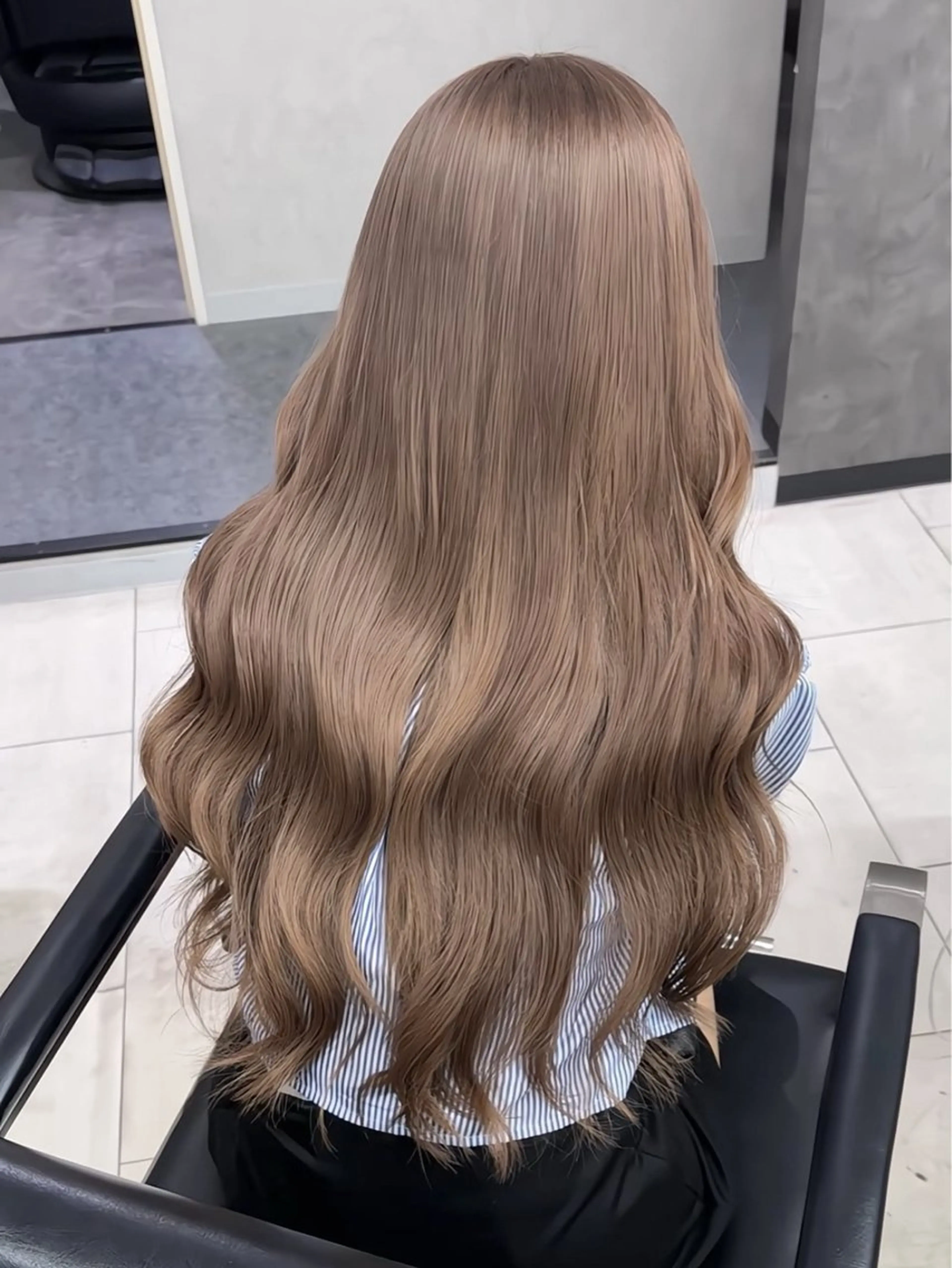 ロング カラー ミルクティー・ピンク 甘モテカラー/emaのヘアスタイル