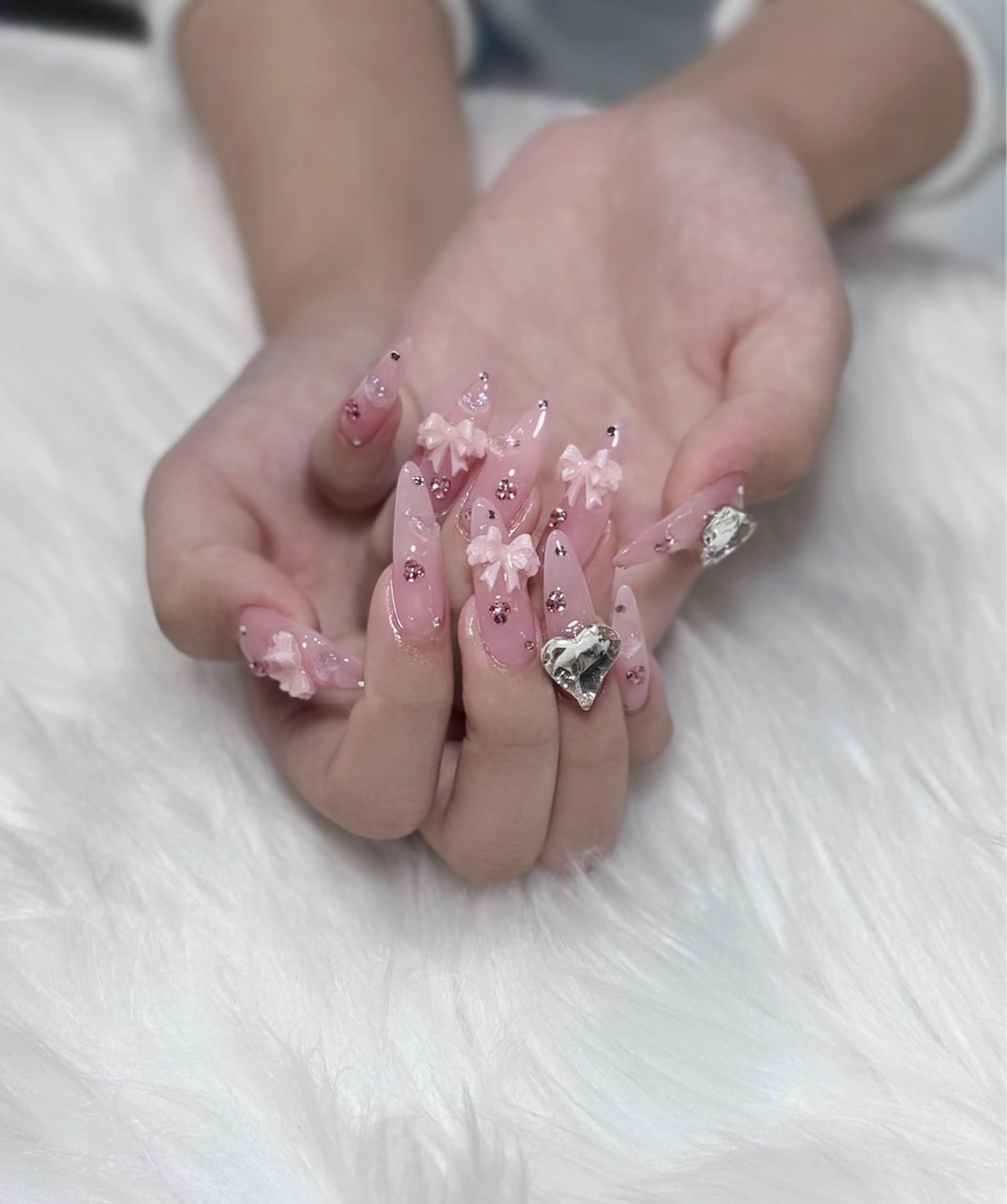 ネイル オーロラネイル チークネイル フットネイル フレンチネイル ジェルネイル ハンドネイル Nichi Nailsのネイルデザイン