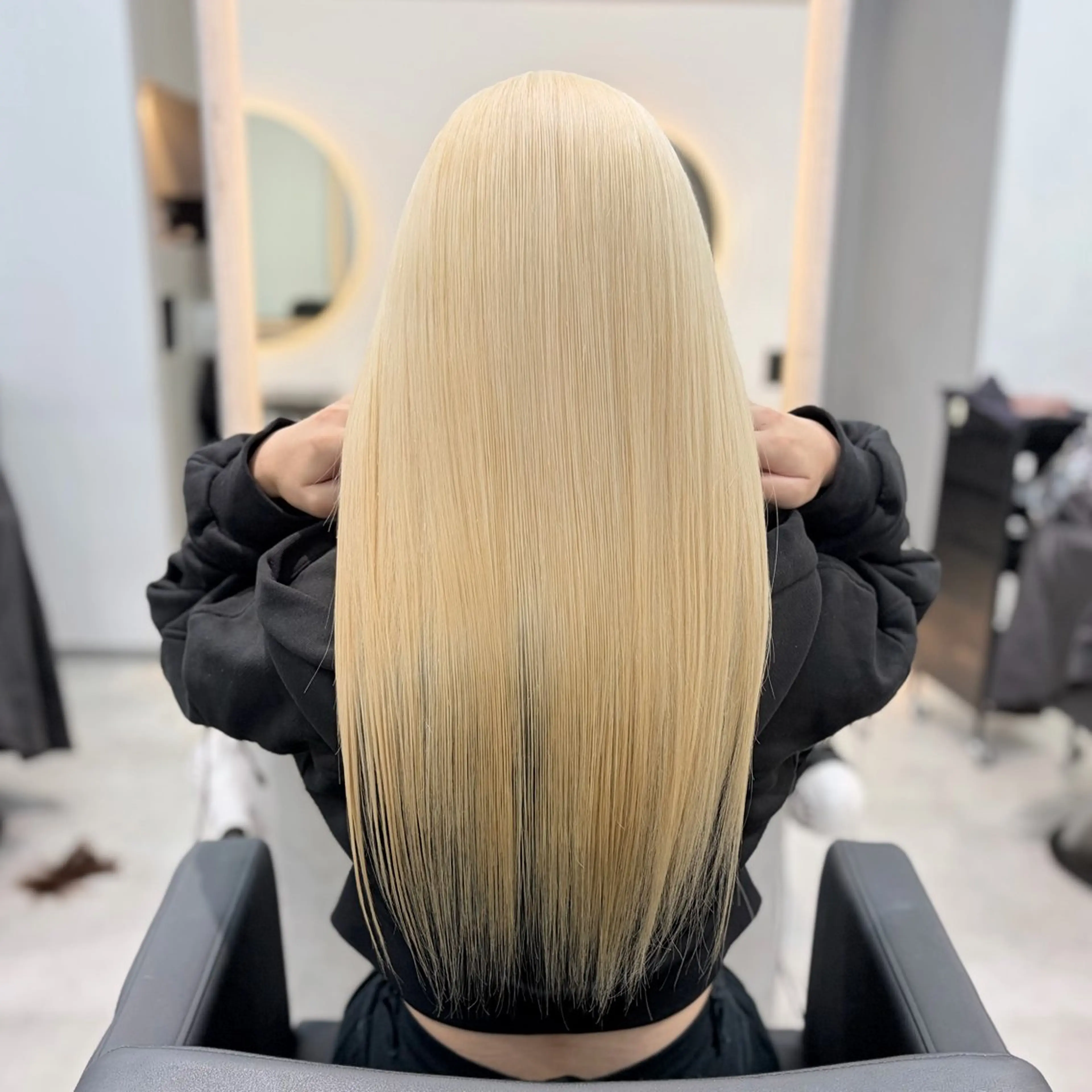 カラー ブリーチ 抜きっぱなしブロンド ブロンド ハイトーンカラー ヘアカラー MOMOKA /　Lapis今泉店のヘアスタイル