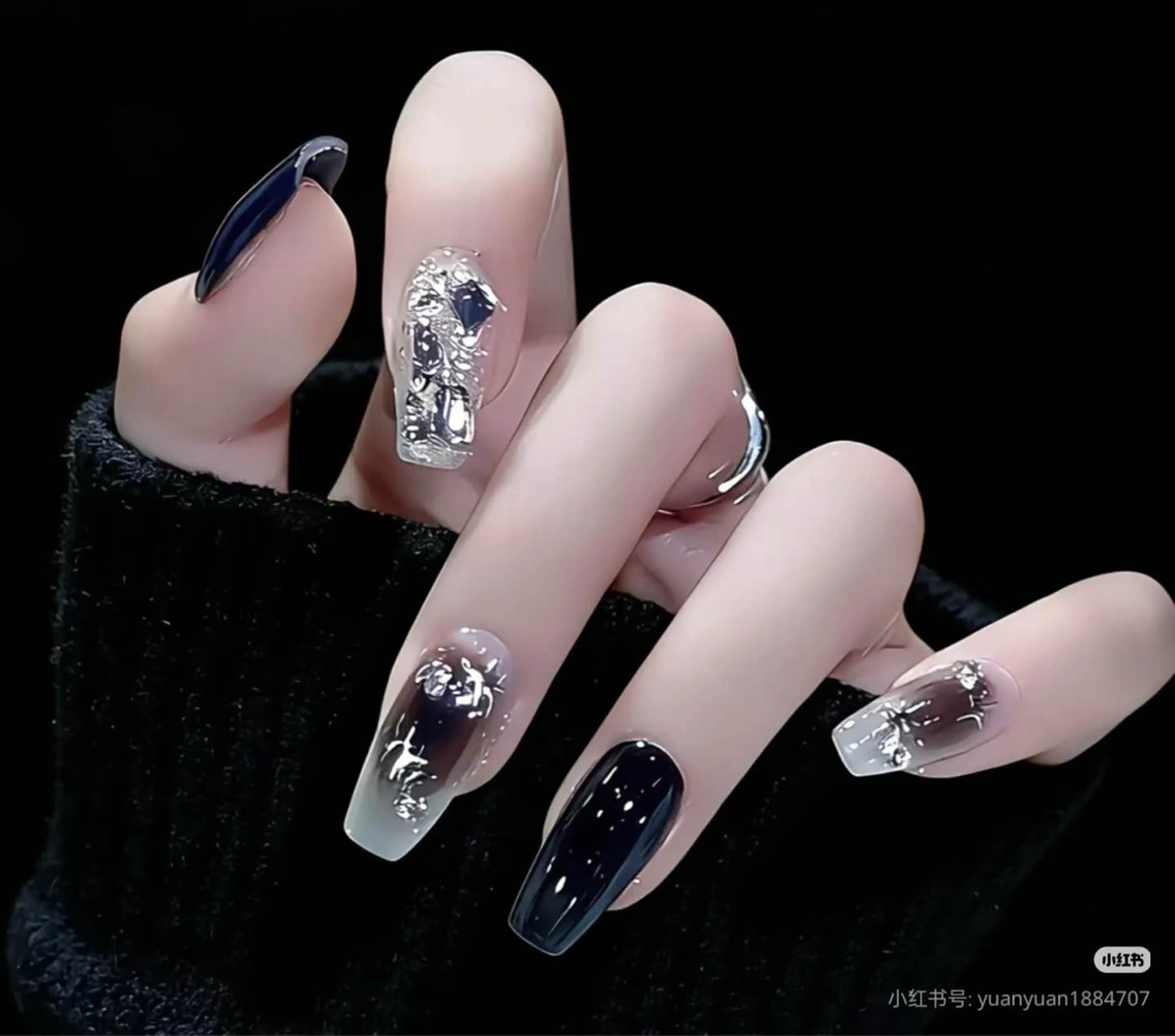 ネイル 小島 阿佑美のネイルデザイン