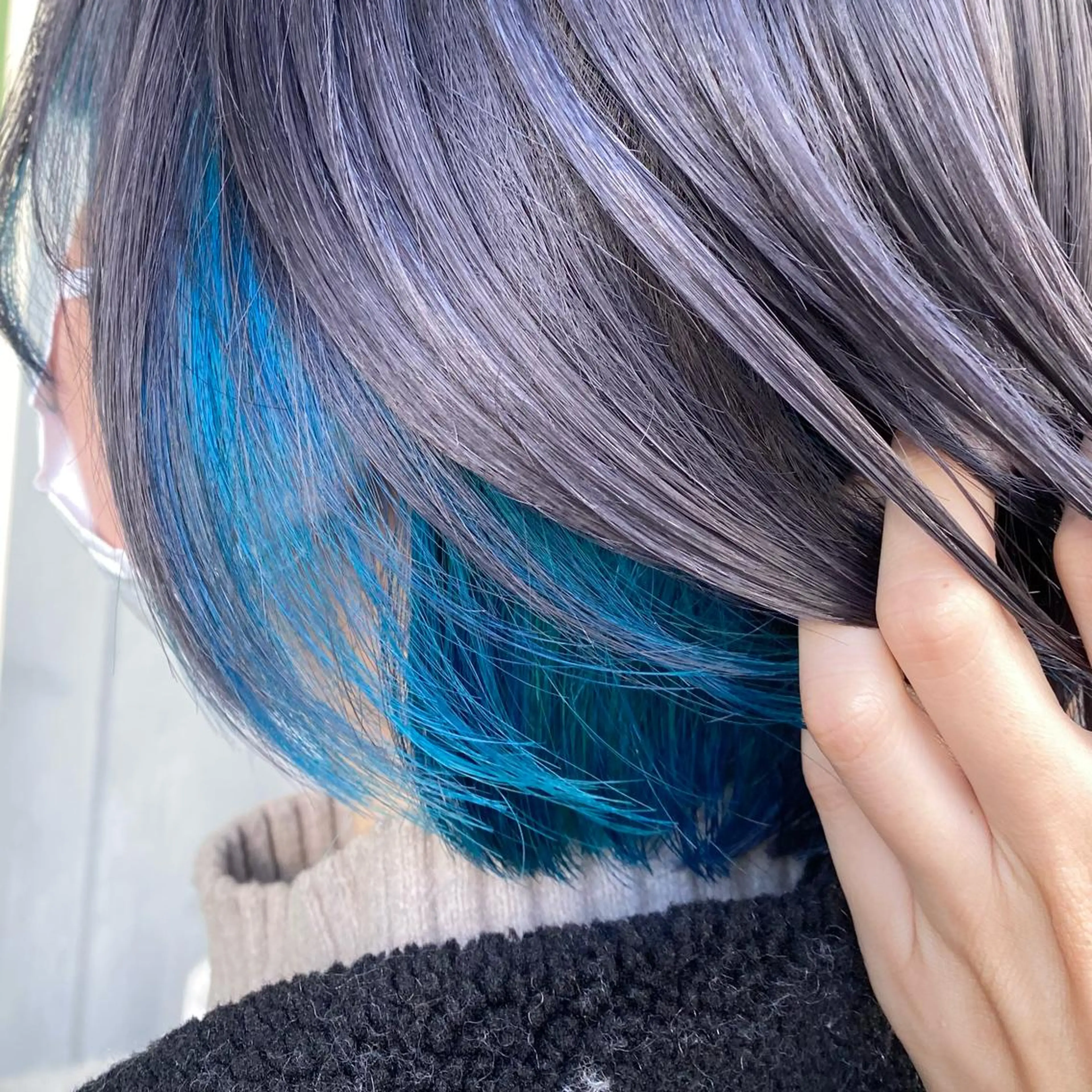 ショート カラー ブリーチ ブルーカラー グレージュ トリートメント カット ヘアカラー トリートメント BRITS 渡辺 菜々子のヘアスタイル