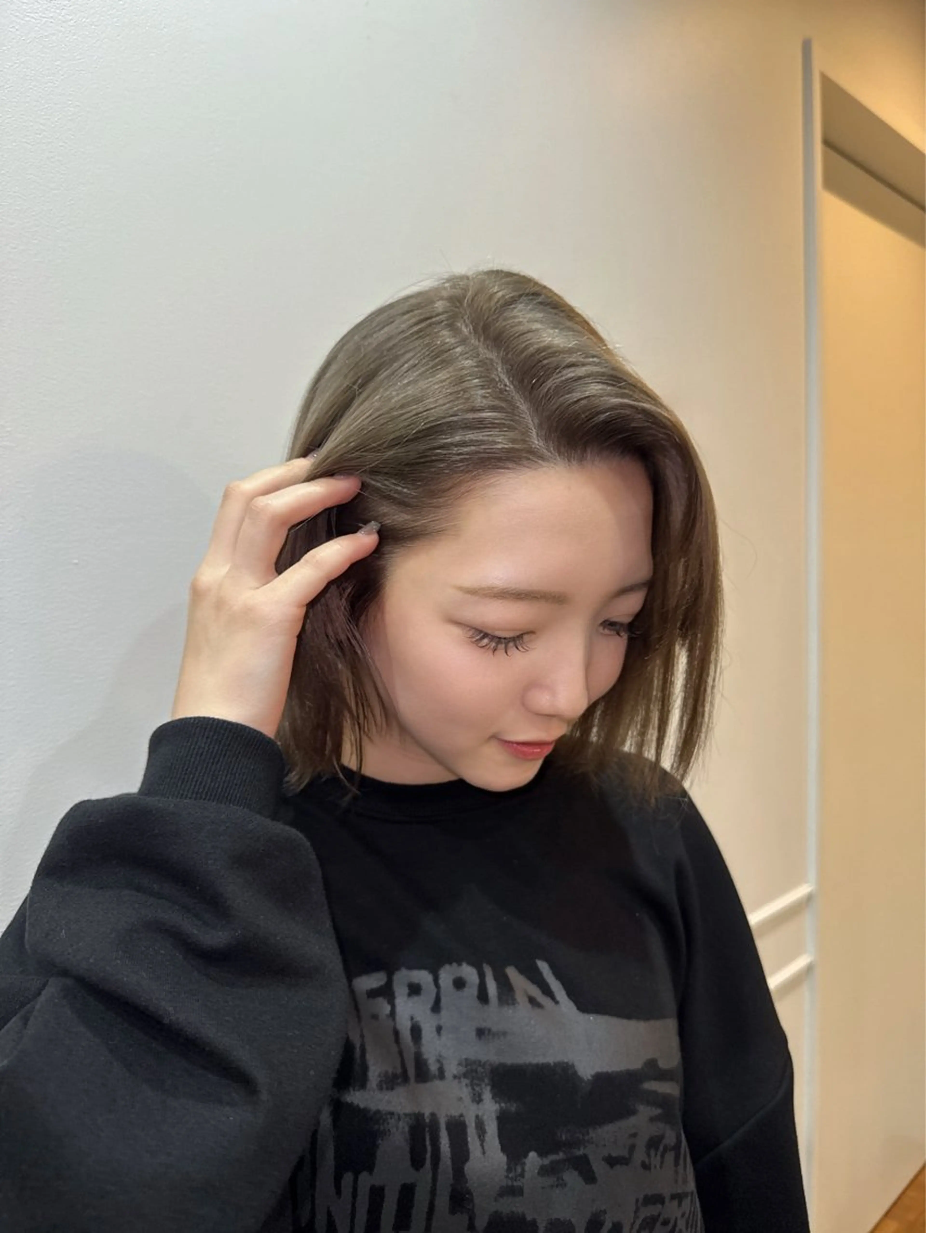 ショート カラー ブリーチ ヘアカラー トリートメント houda marinのヘアスタイル