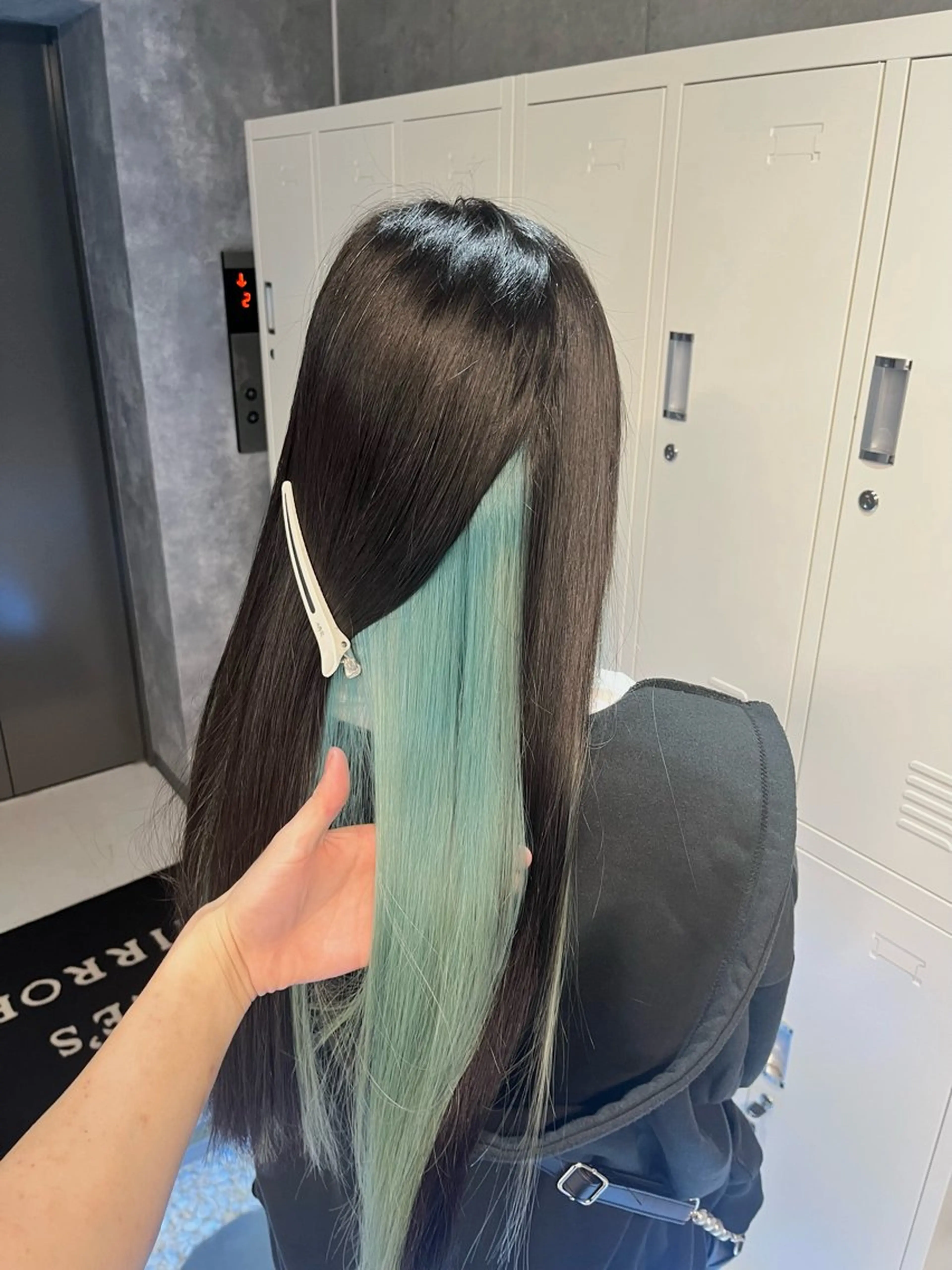 ロング カラー ヘアカラー トリートメント ヘアセット 🌈推し活ハイトーン 💫荒川結星のヘアスタイル