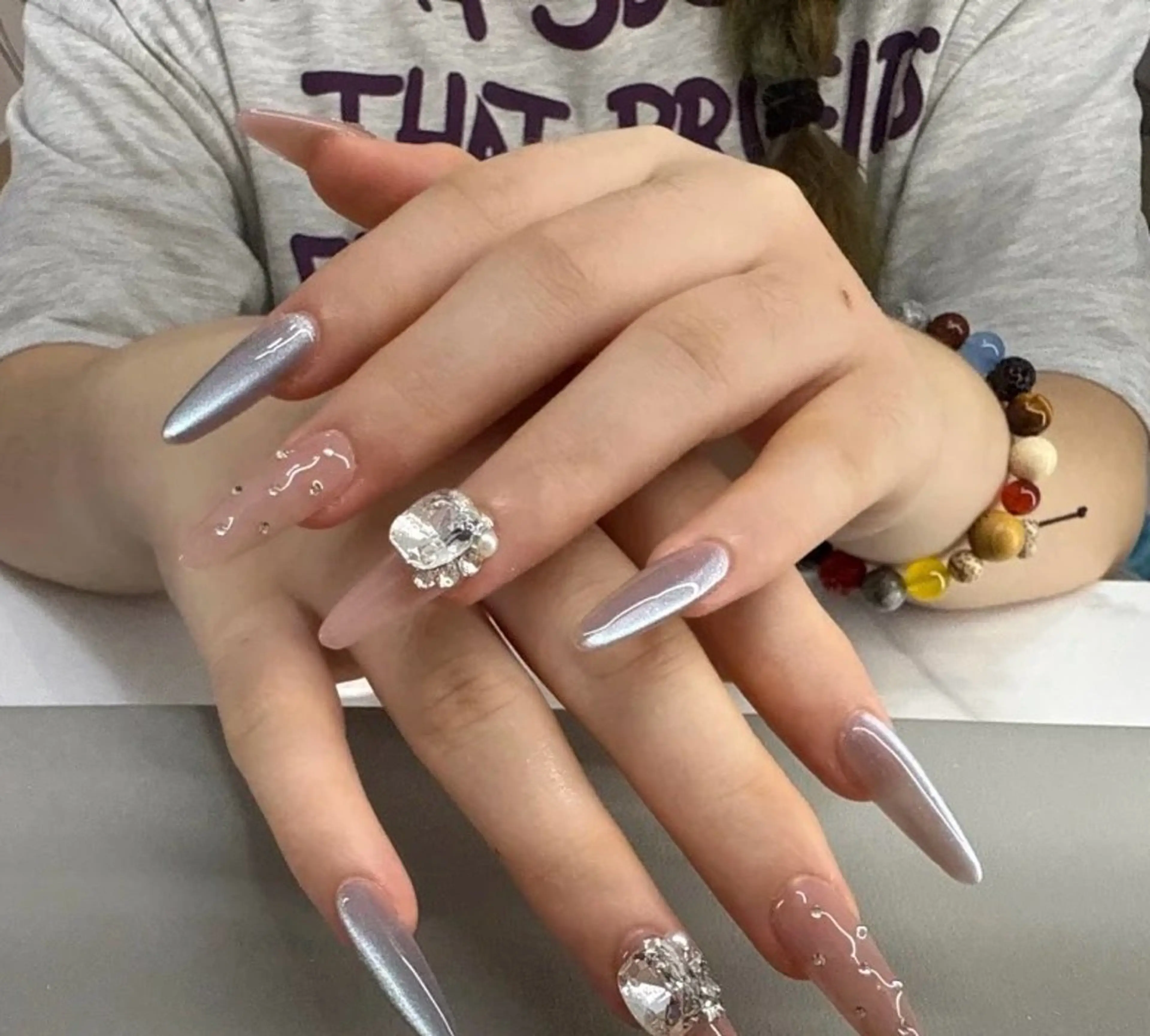 ネイル 高木 維麗絲のネイルデザイン