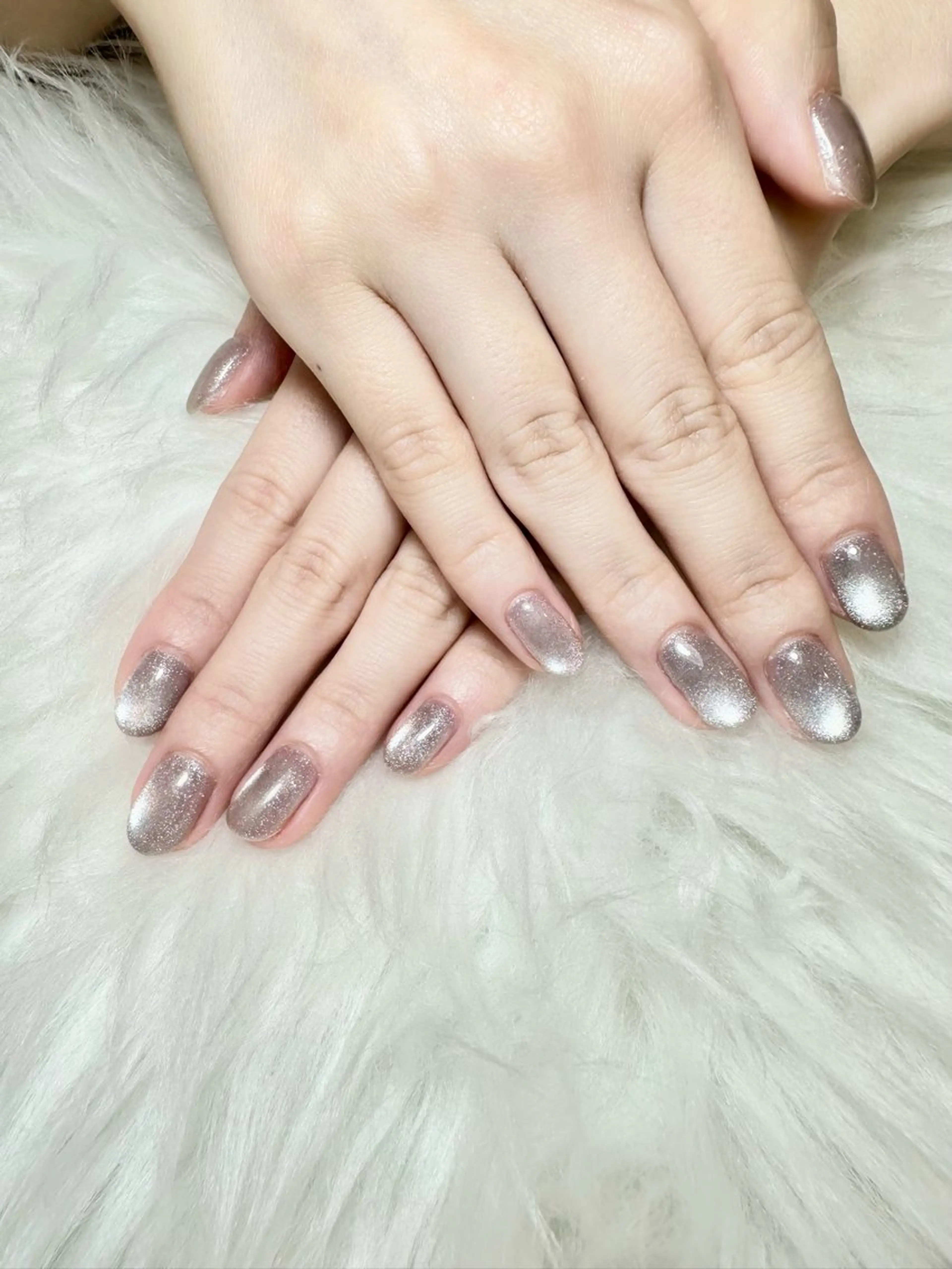 ネイル マグネットネイル シルバー シンプルネイル ハンドネイル NISHIOKA FUKUMIのネイルデザイン