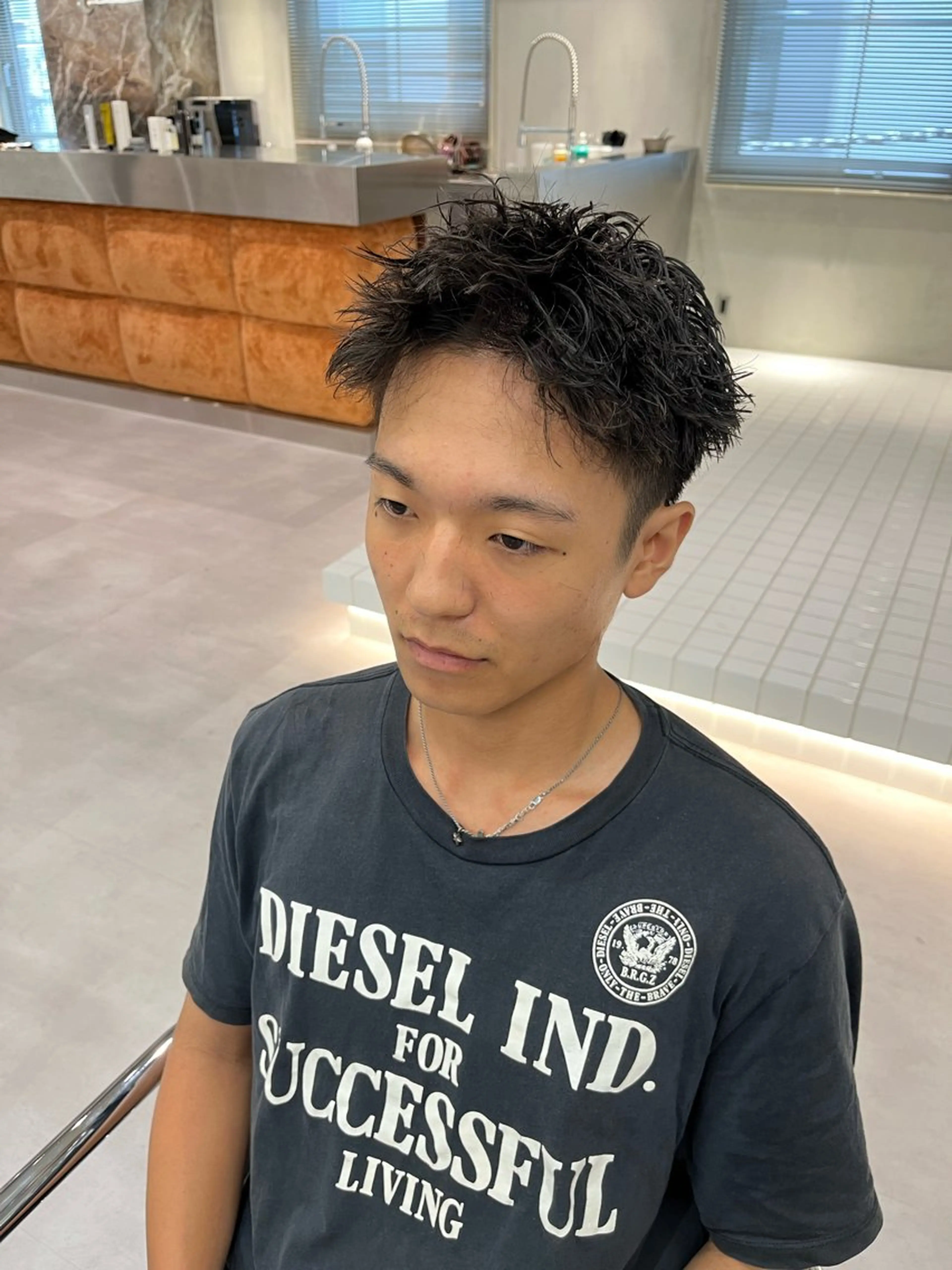 ショート パーマ メンズ ⚡メンズパーマフ ェードカットTomyのヘアスタイル