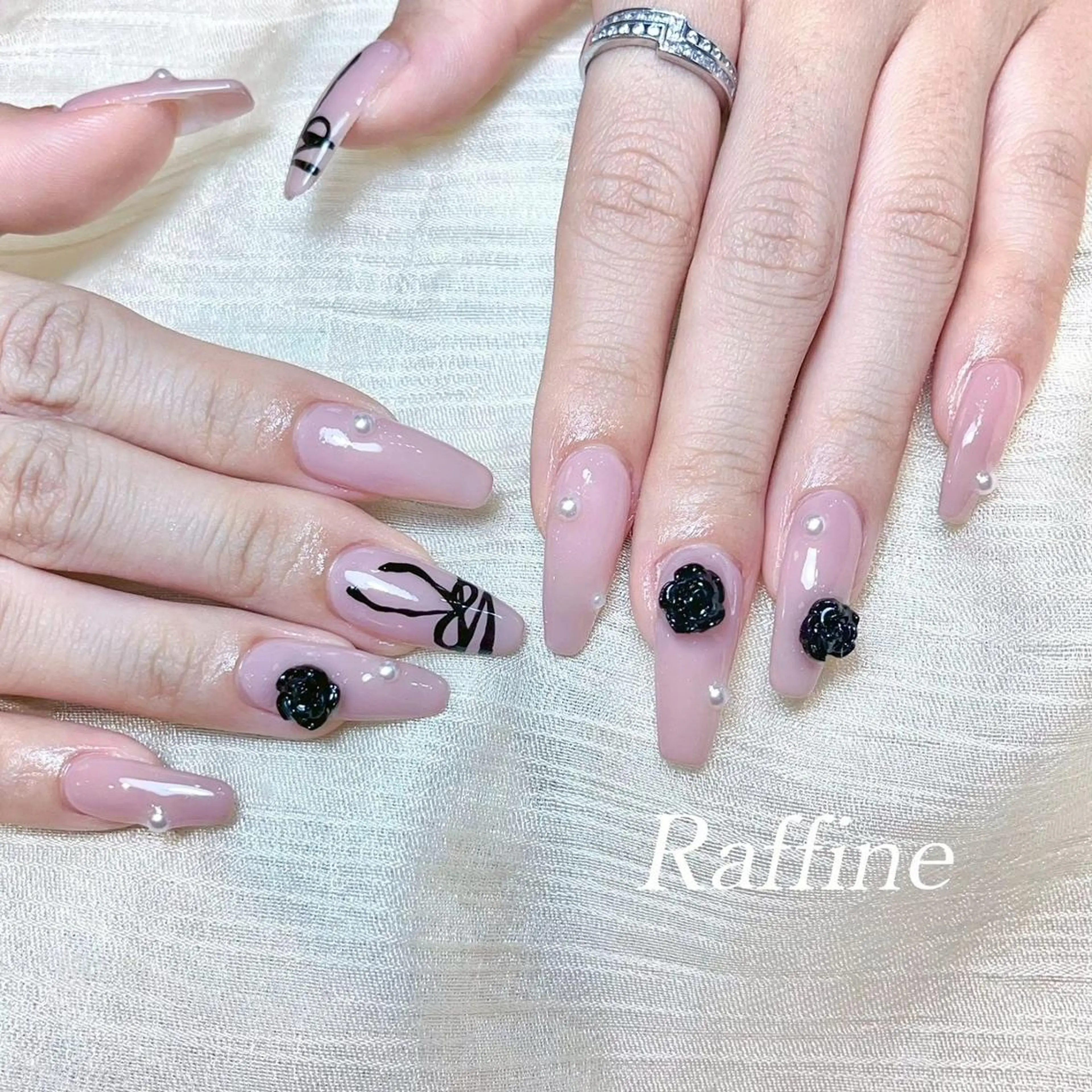 ネイル ハンドネイル ハンドケア RAFFINE haru🦋🩵のネイルデザイン